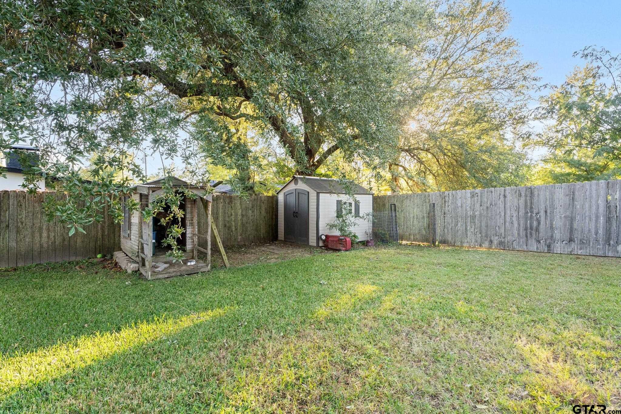 1505 Glenrose