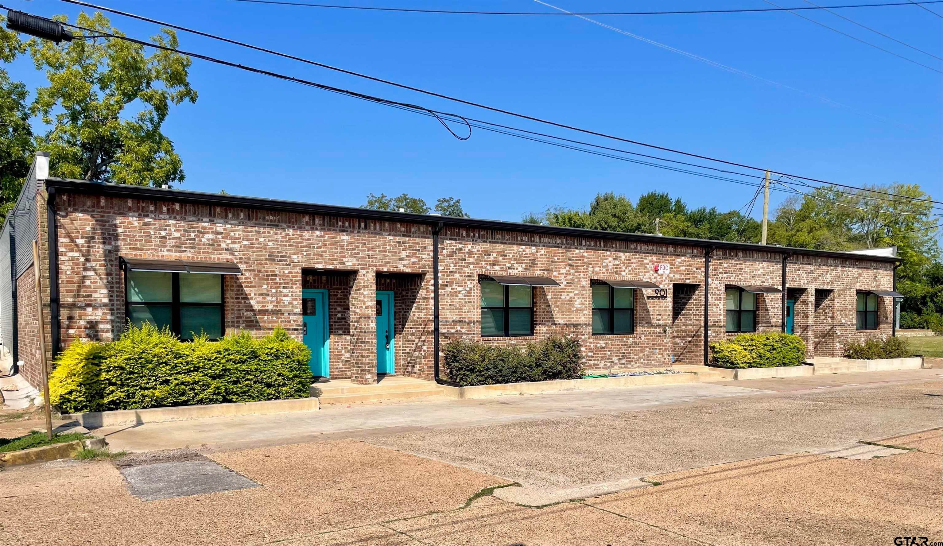 901 Broadway Blvd