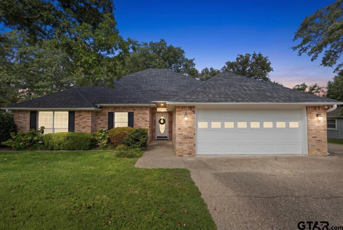 532 Dogwood Ln