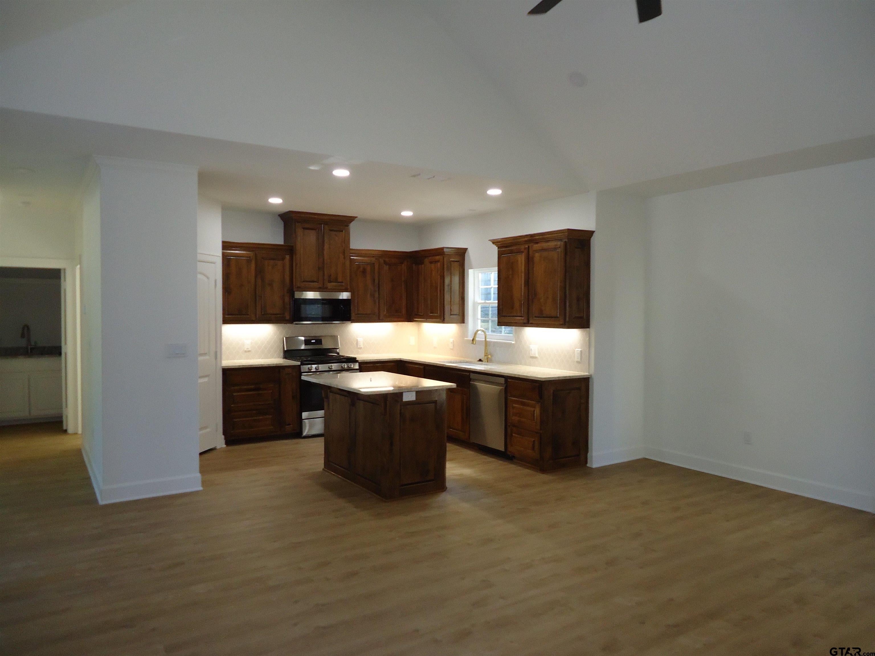 307 Windridge Dr