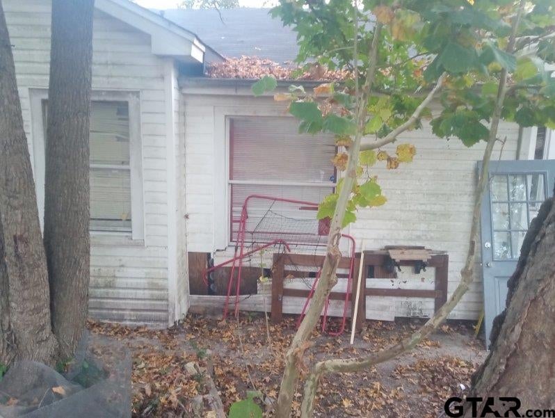 405 E South St