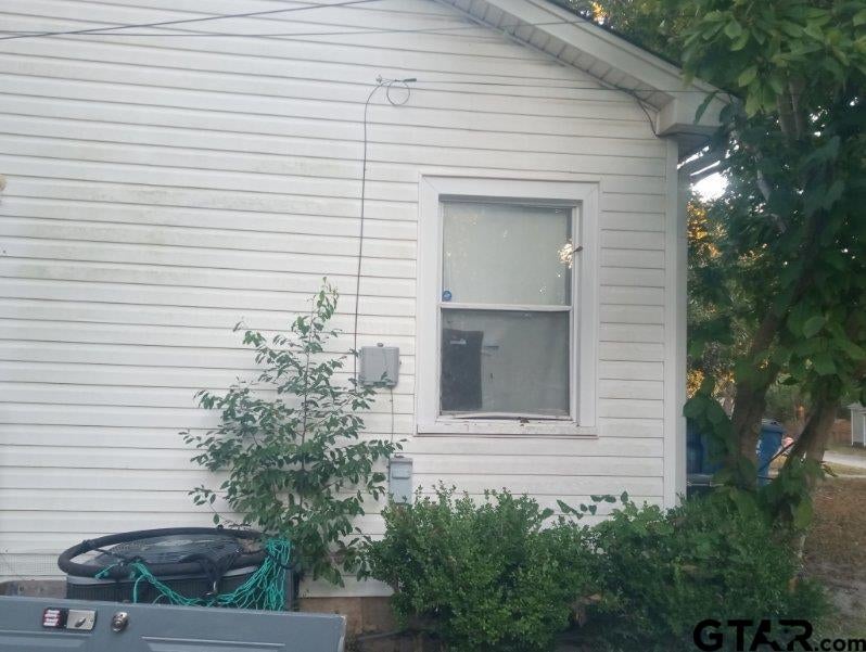 405 E South St