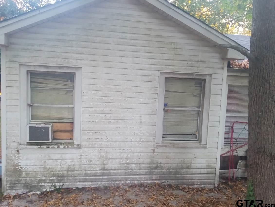405 E South St
