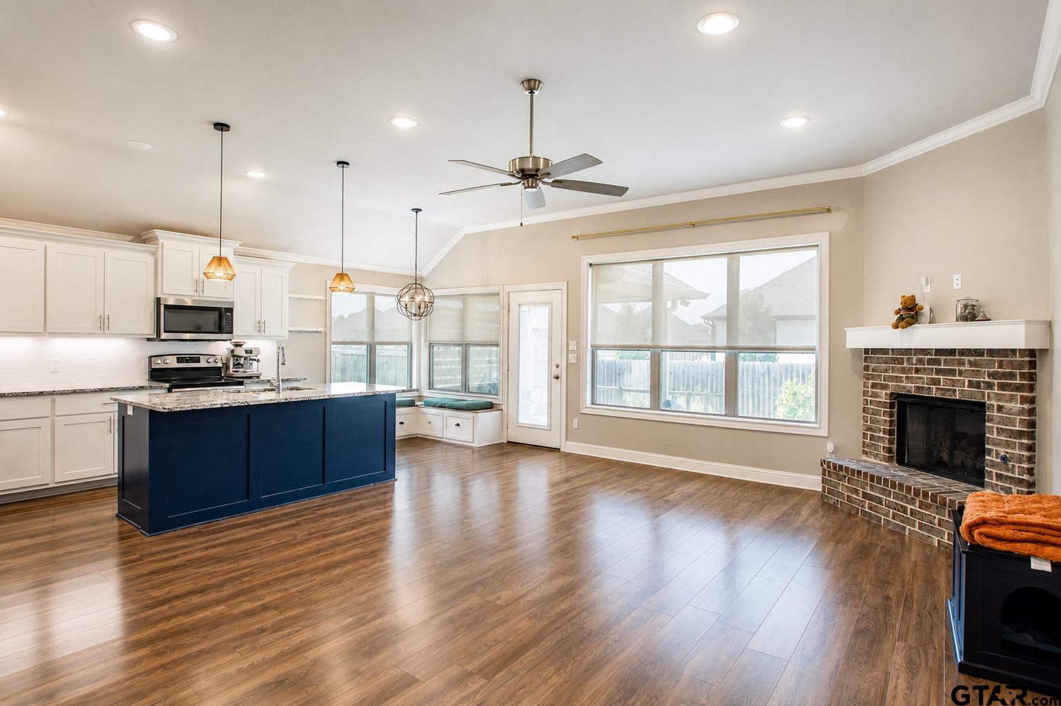 11470 Lindsey Garden Dr