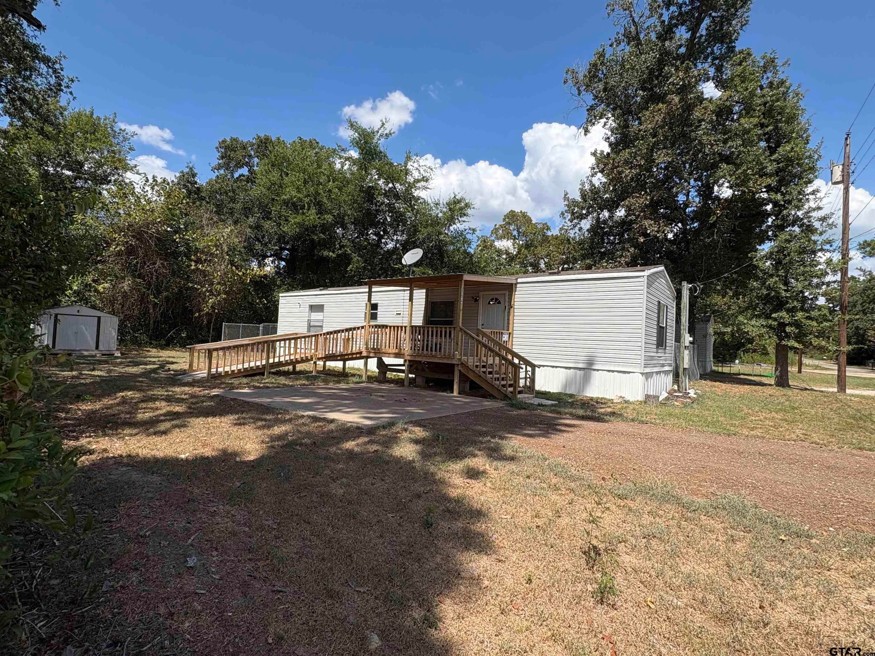 864 Elizabeth Dr