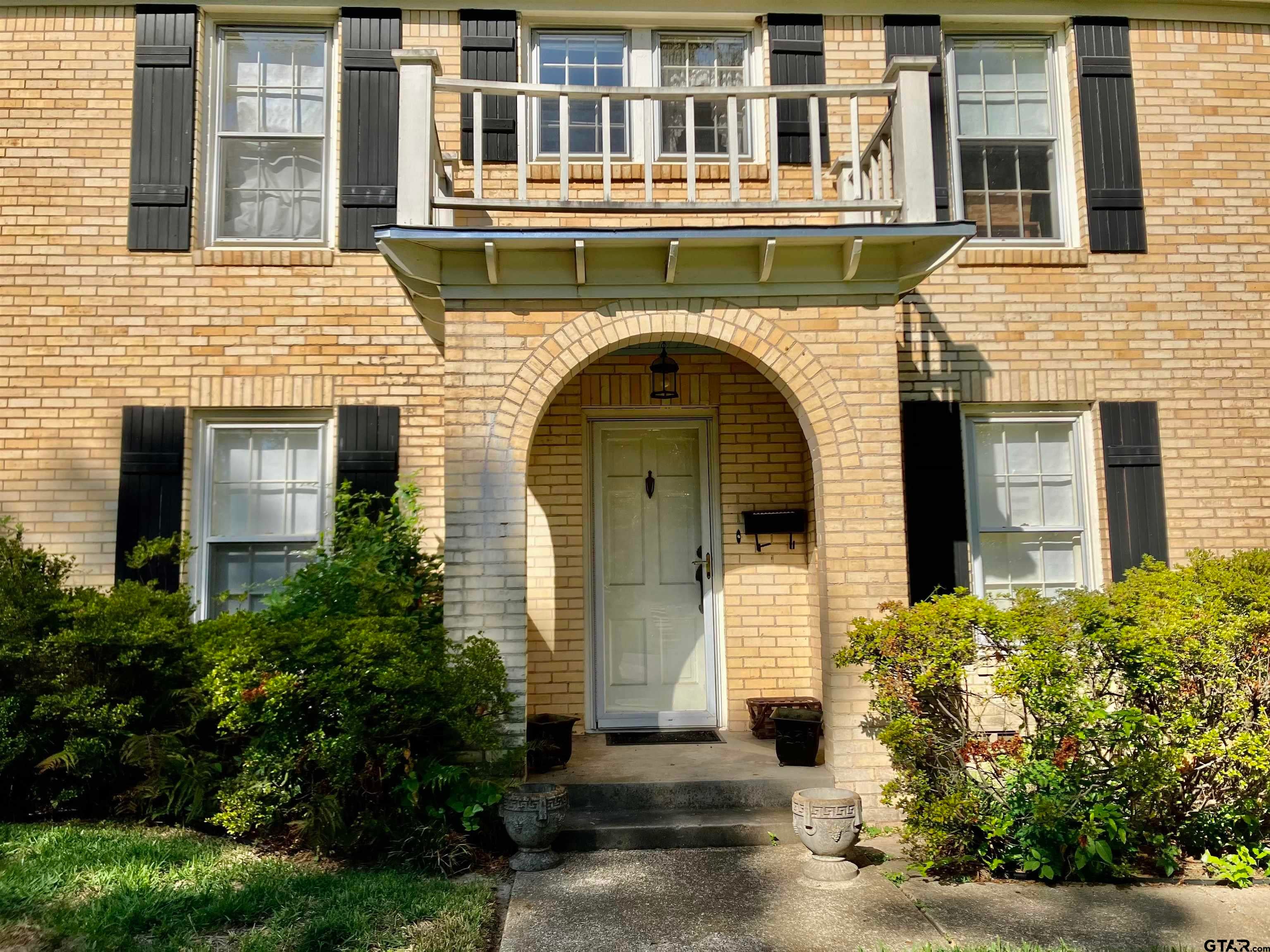 1319 Belmont Dr.