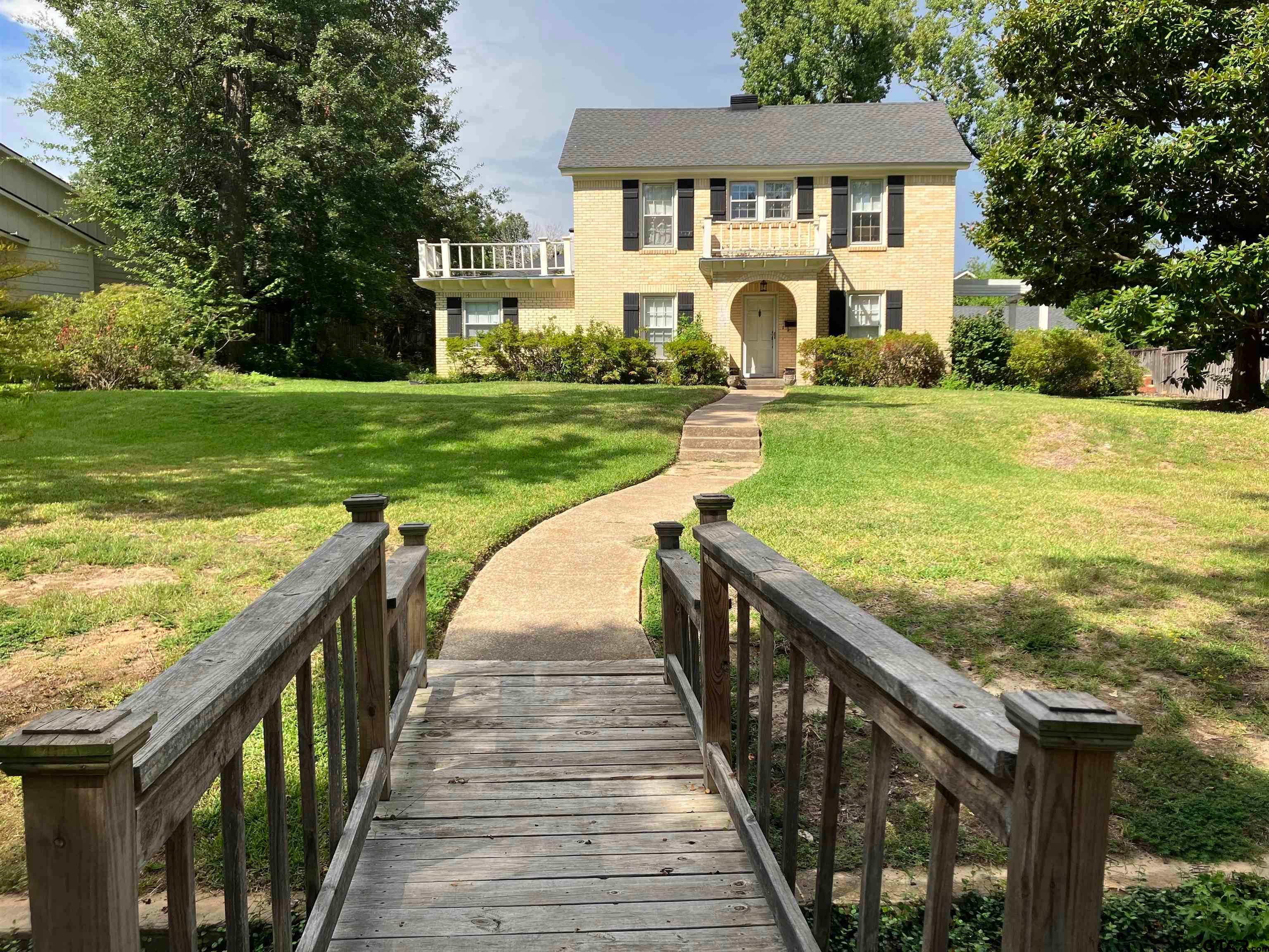 1319 Belmont Dr.