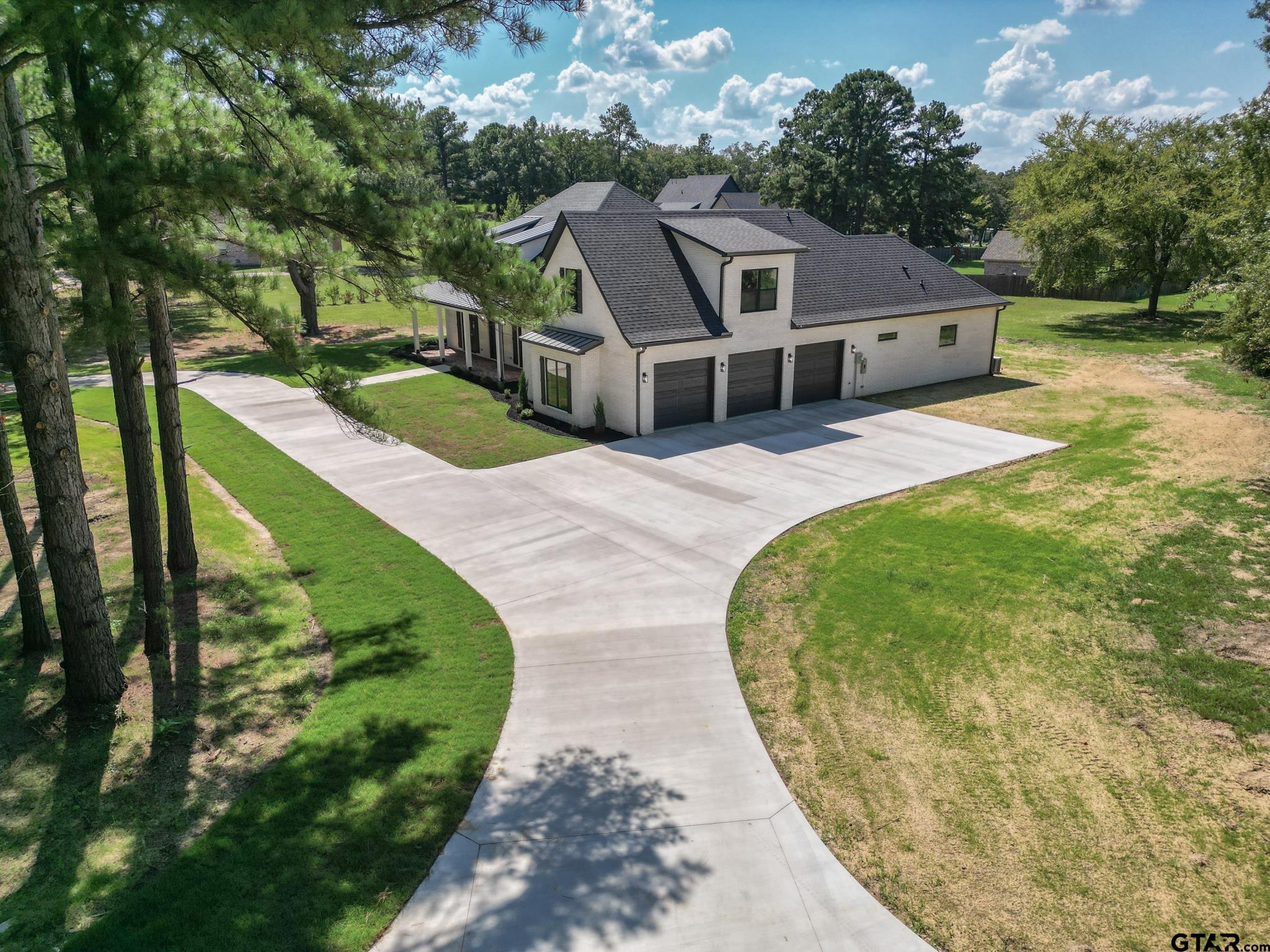 17807 Summerhill Cir