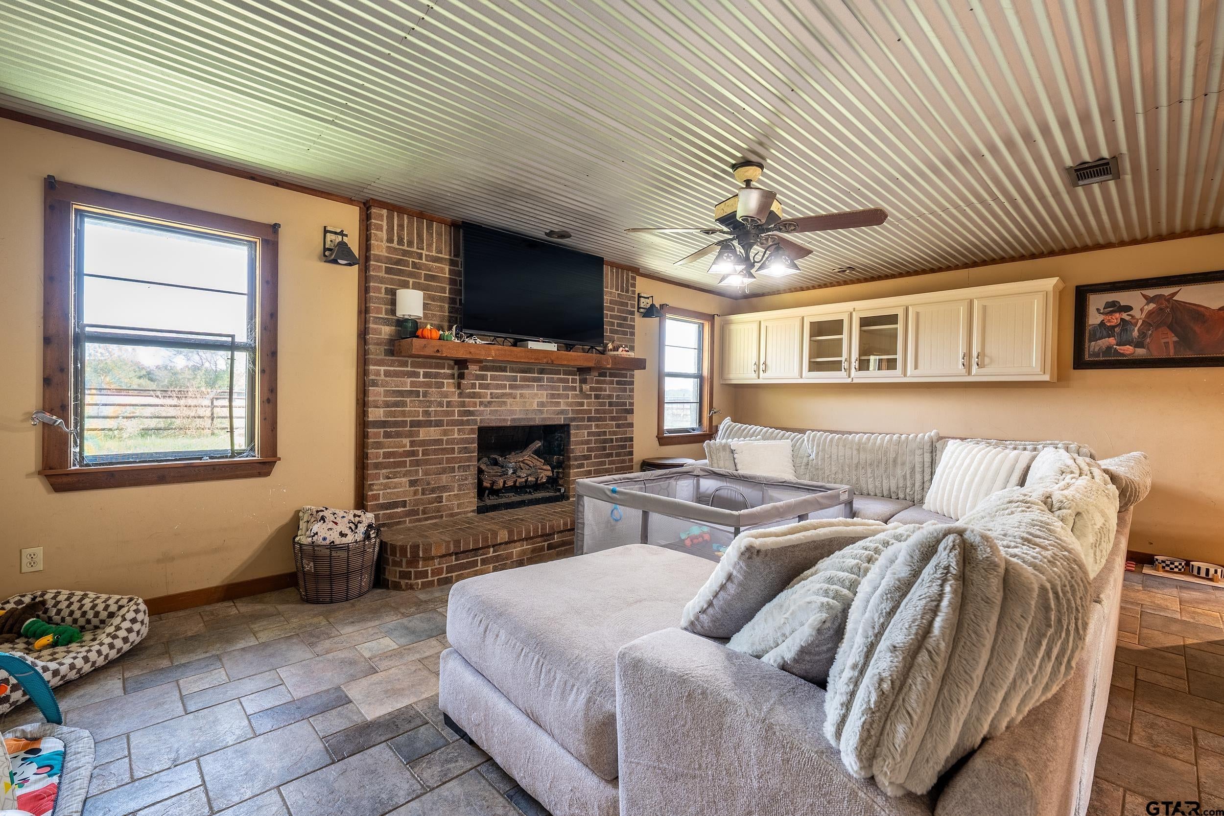 4197 E FM 2795
