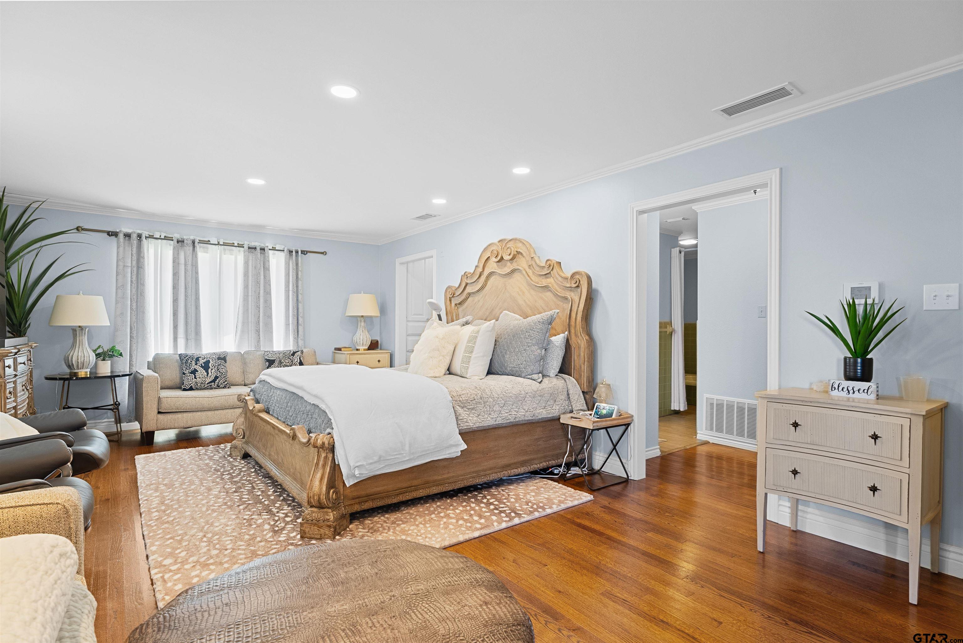 143 Williamsburg Ln