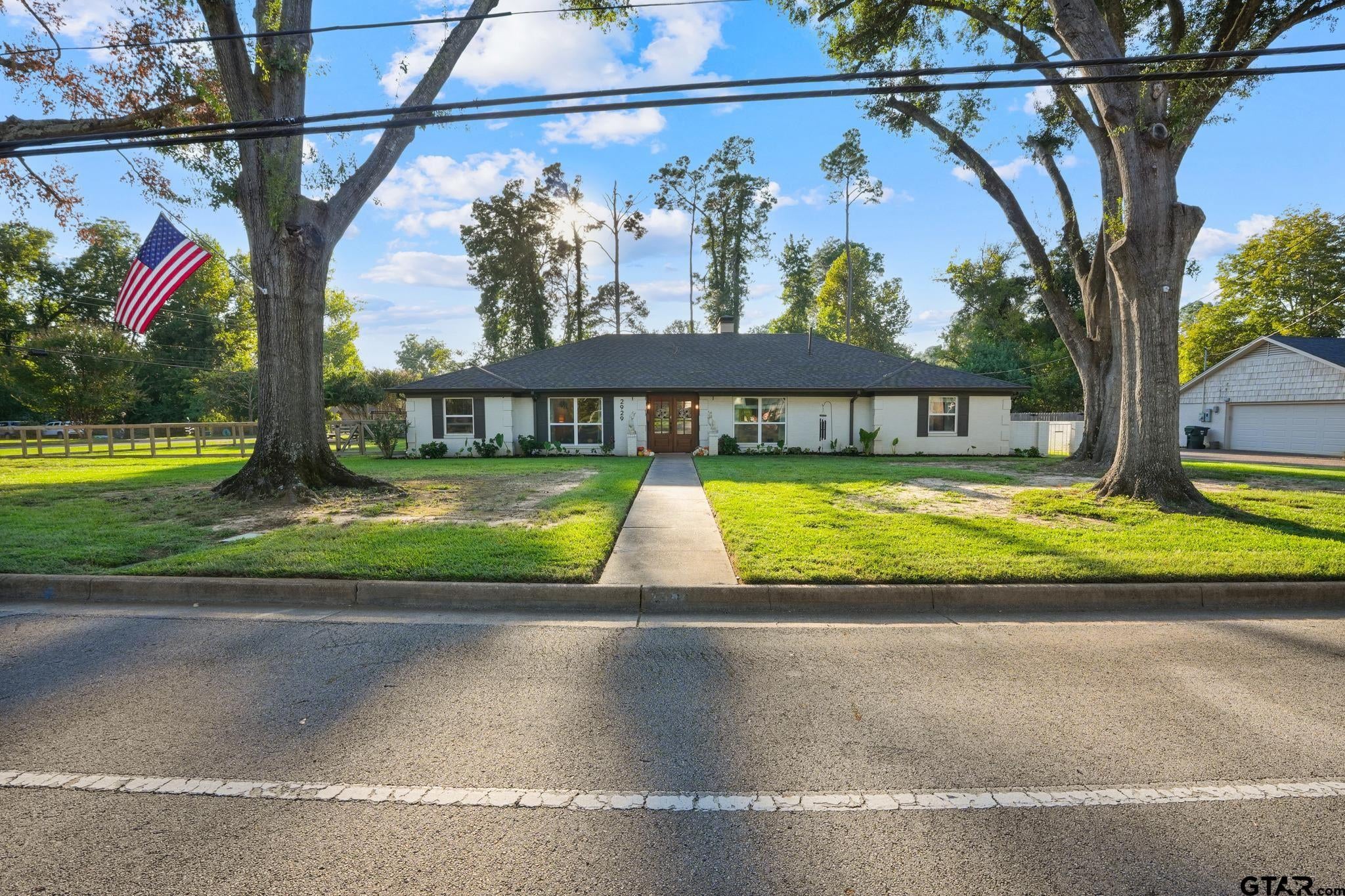 2929 Sunnybrook