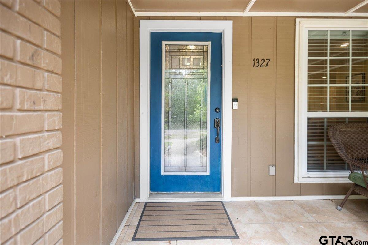 1327 Bridle Path