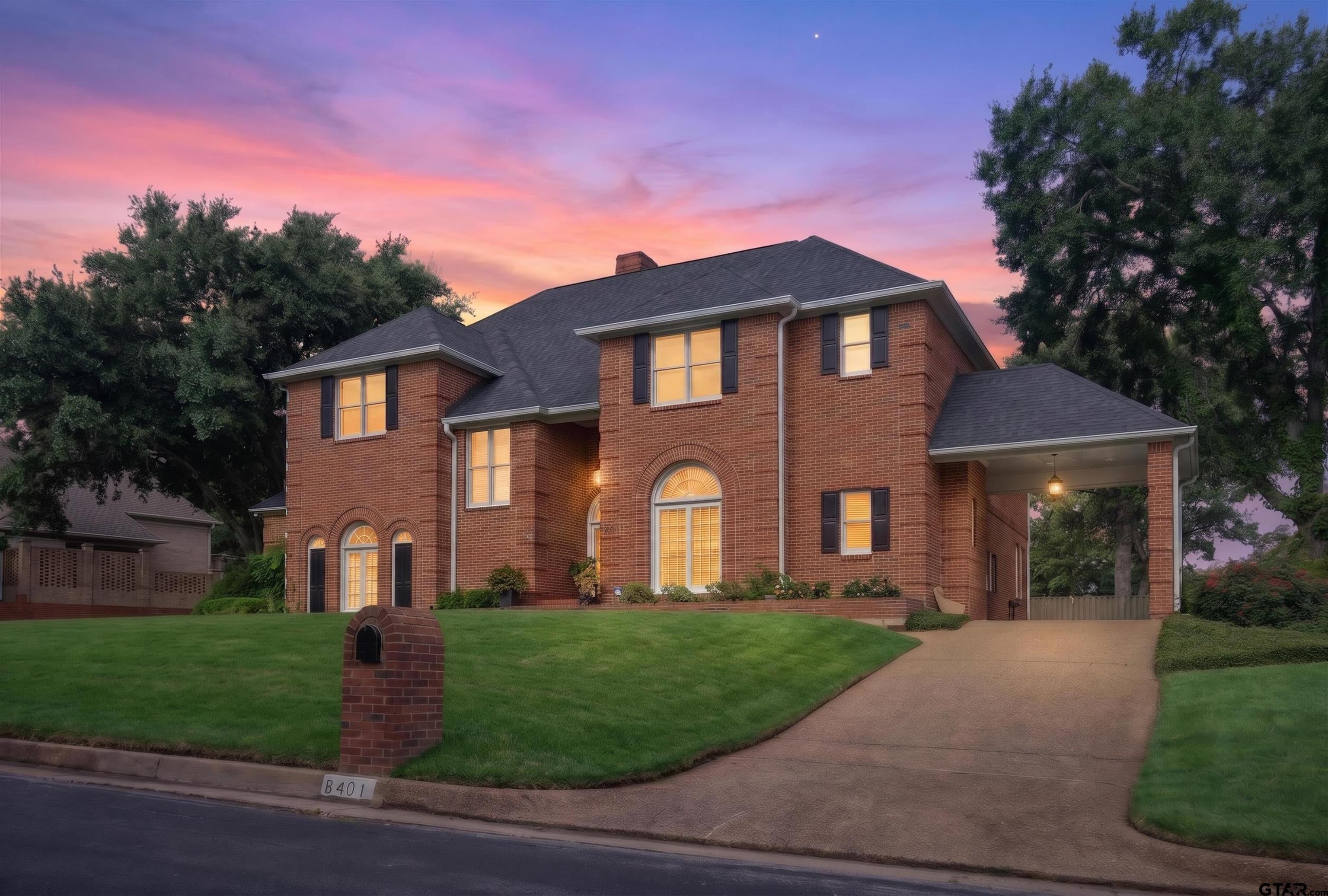 6401 Hollytree Circle