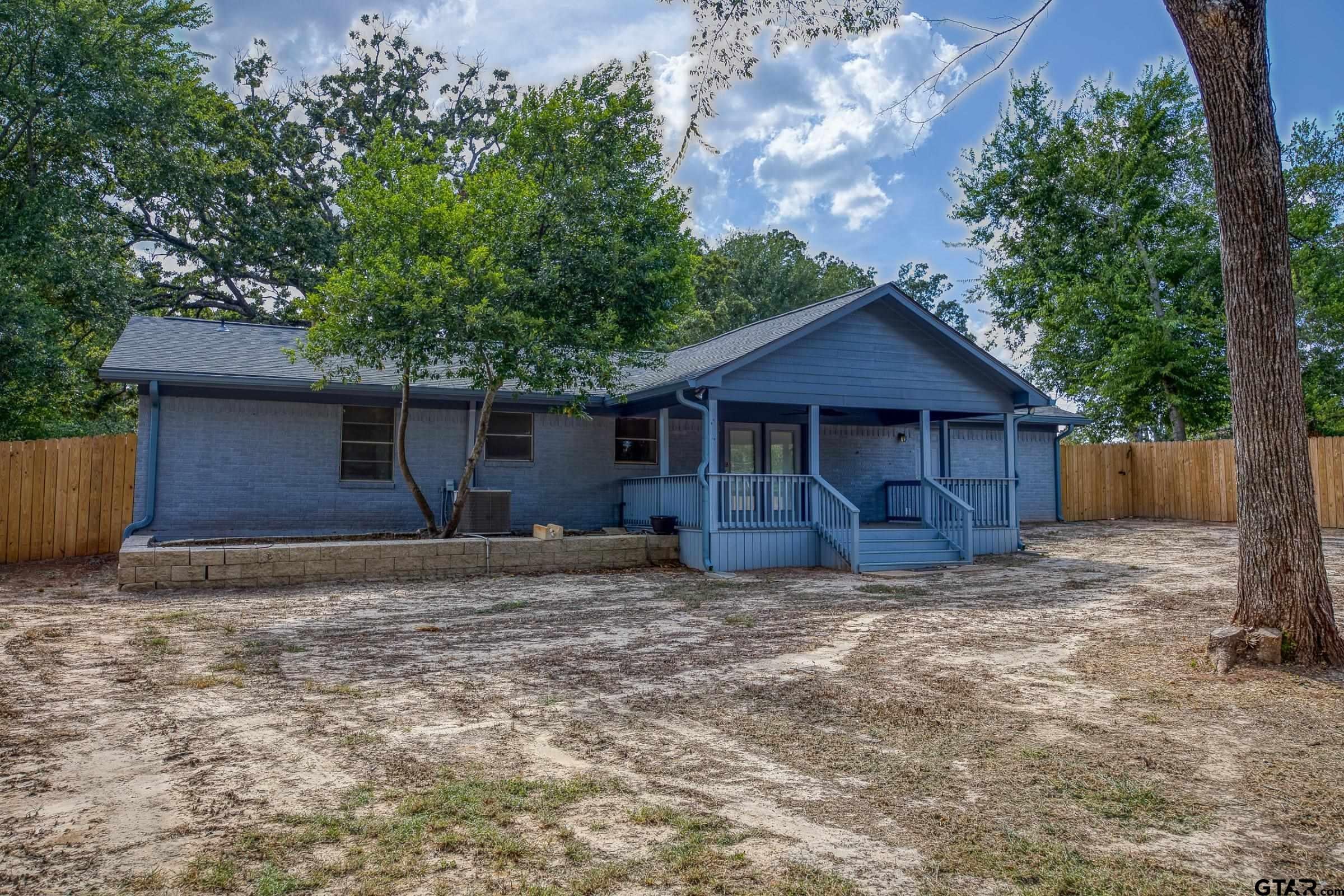 130 Hillcrest Dr