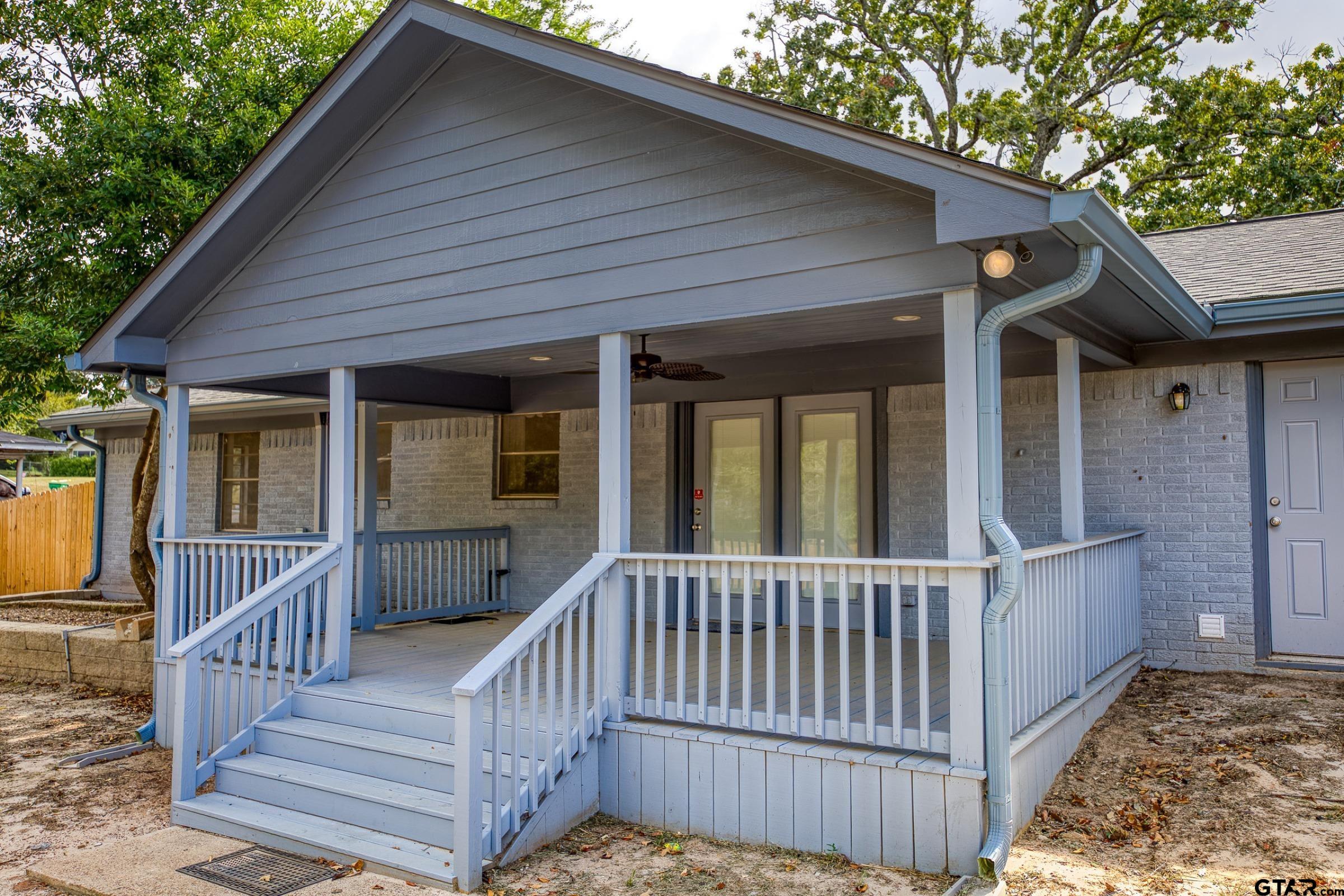 130 Hillcrest Dr