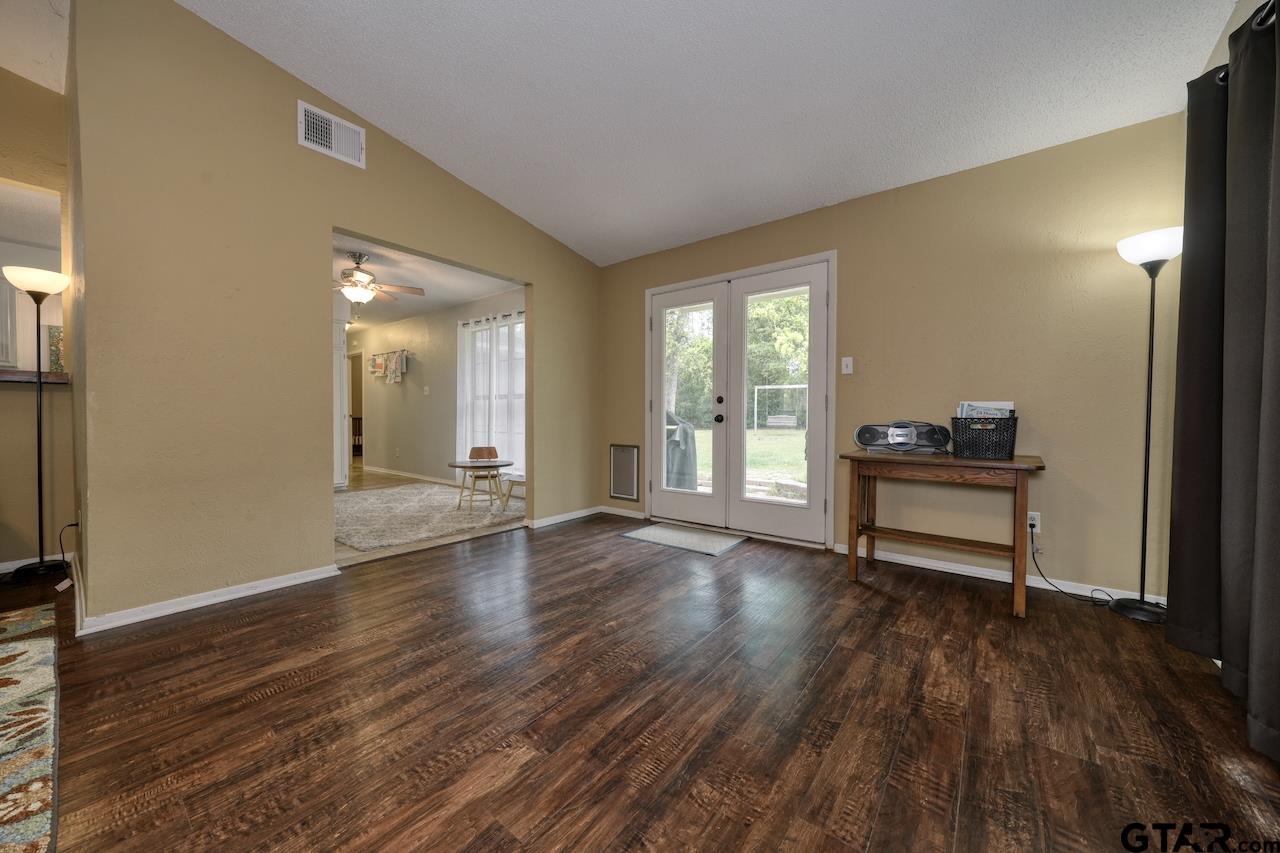 531 Dogwood Ln