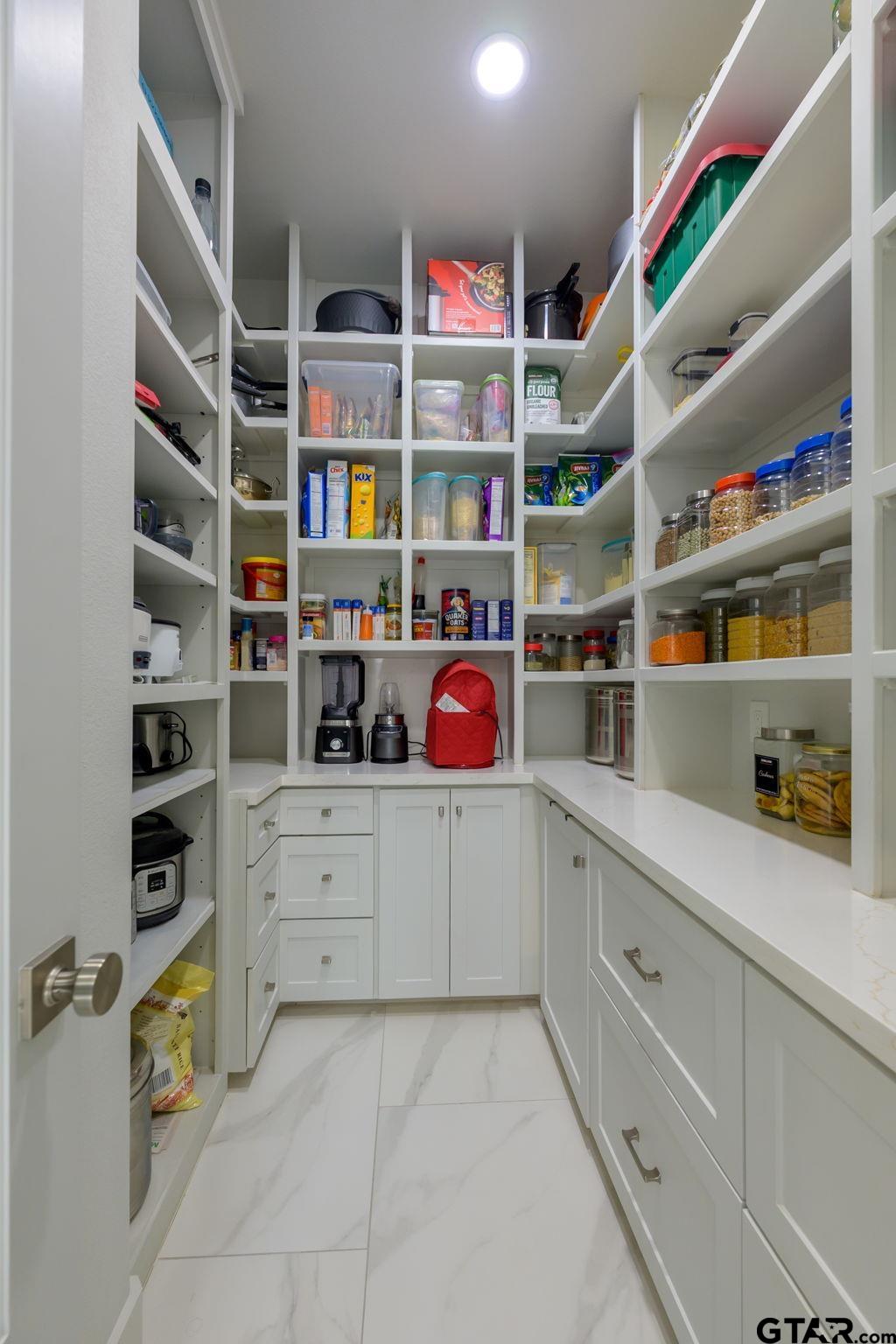 7317 Lake Pointe Cove