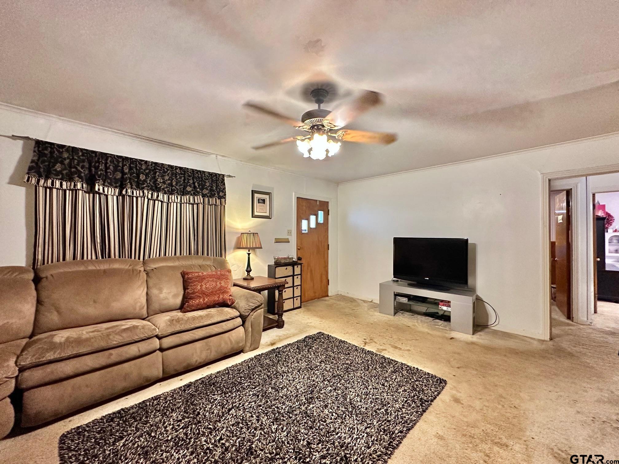 615 Carlisle Dr