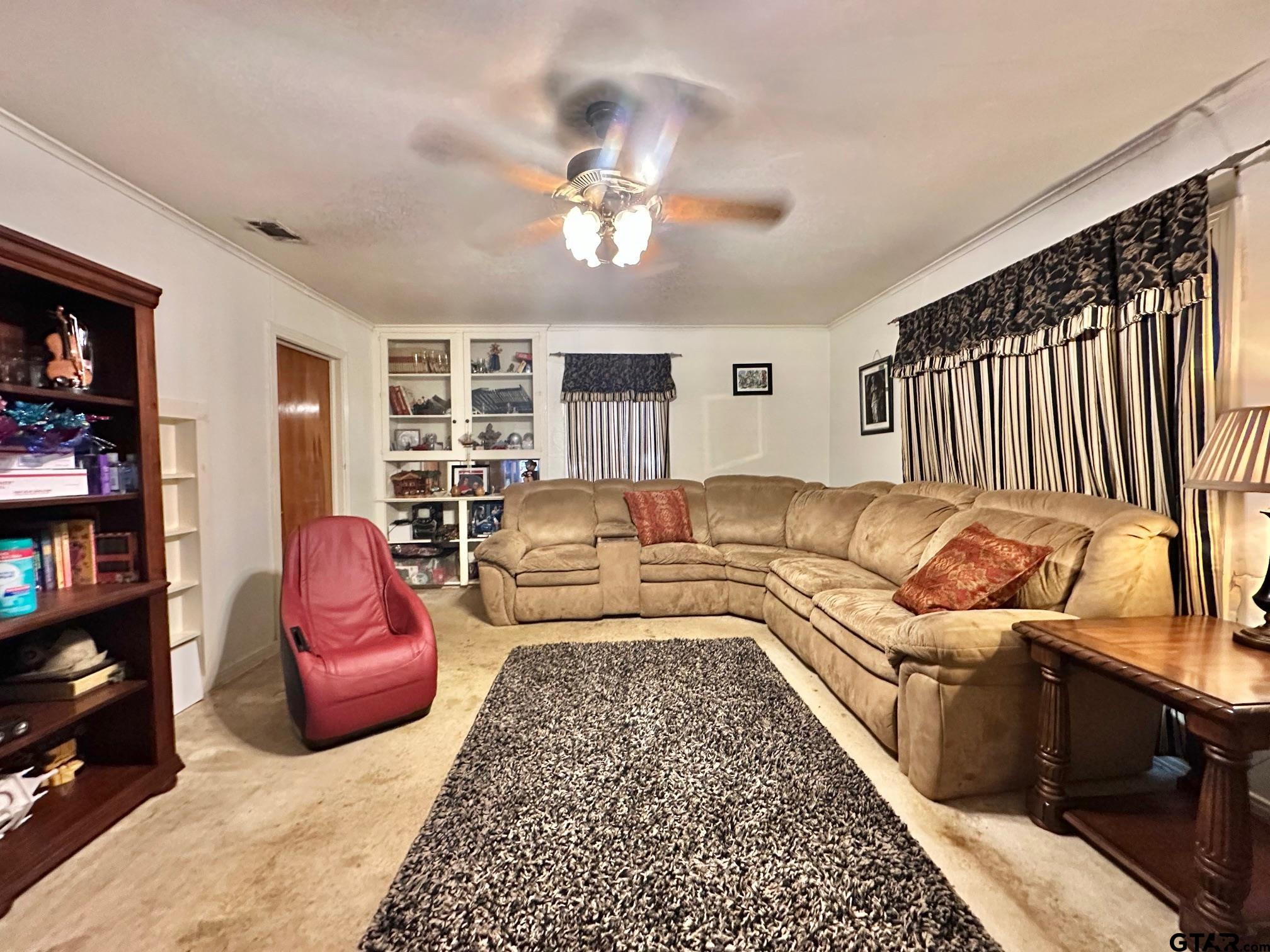 615 Carlisle Dr