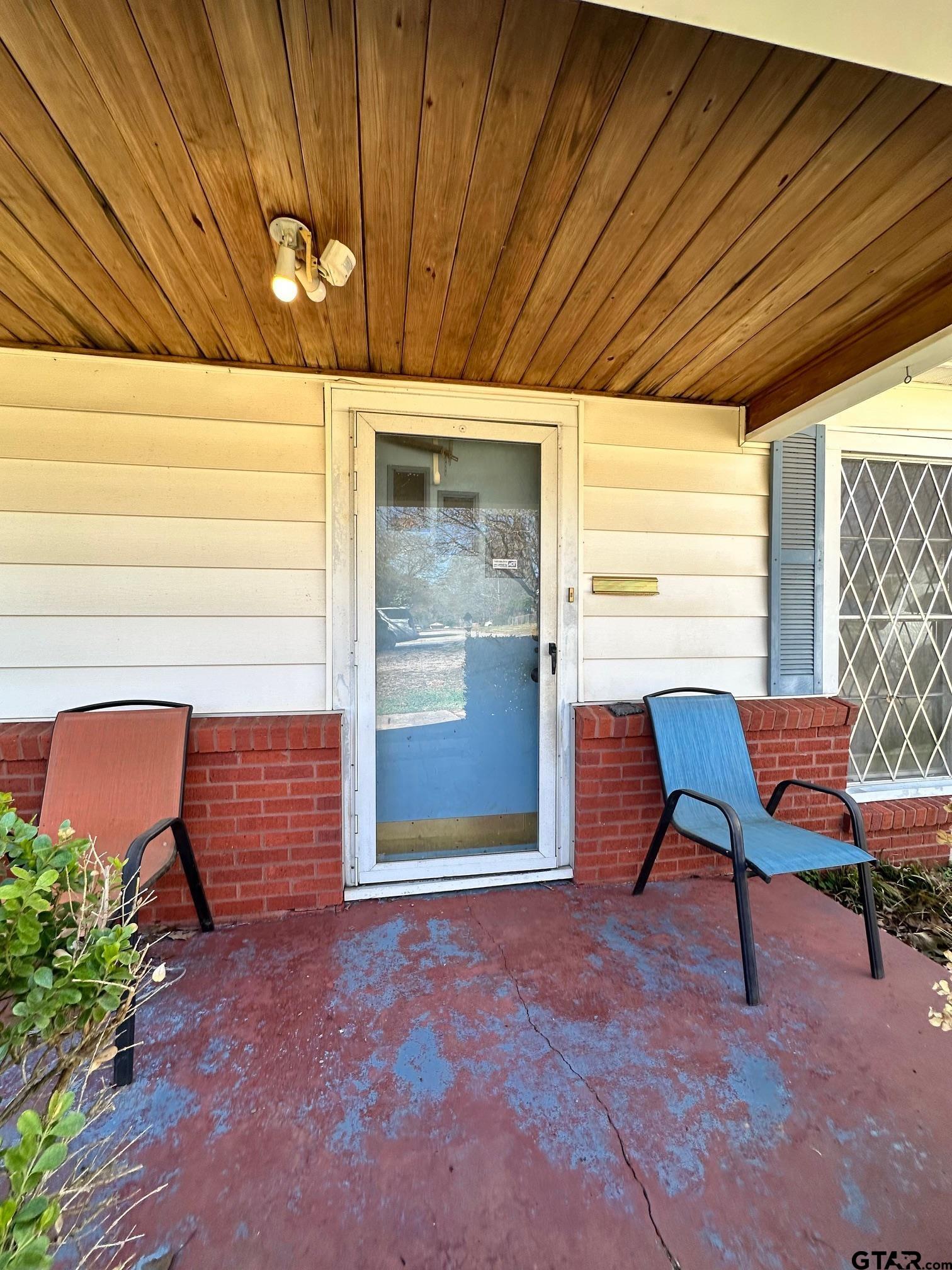 615 Carlisle Dr