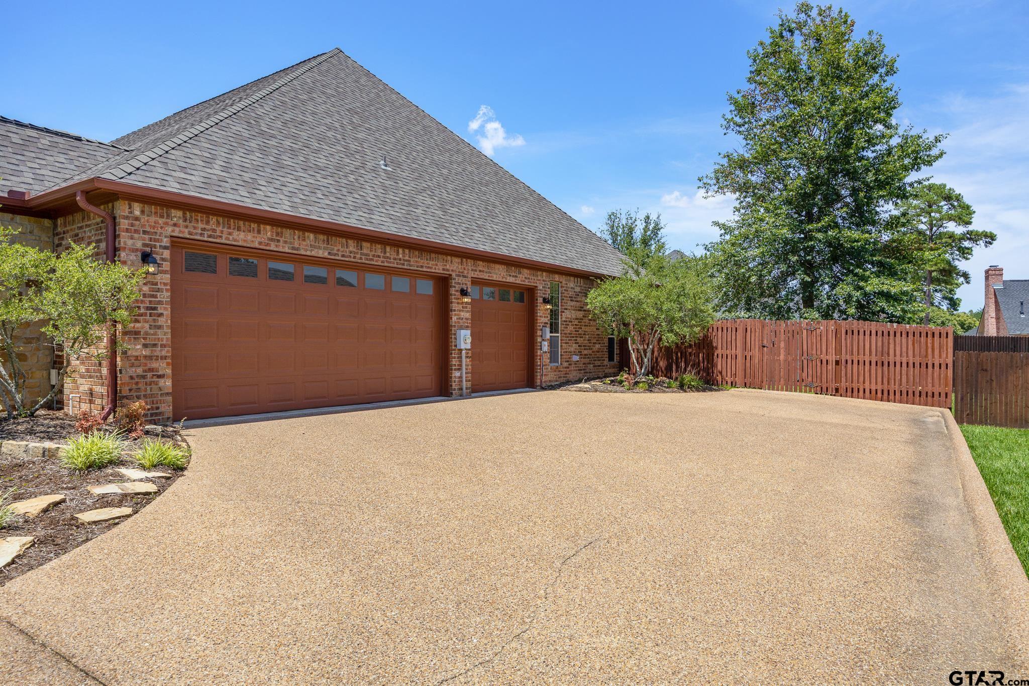 2318 Kingsmill Cir
