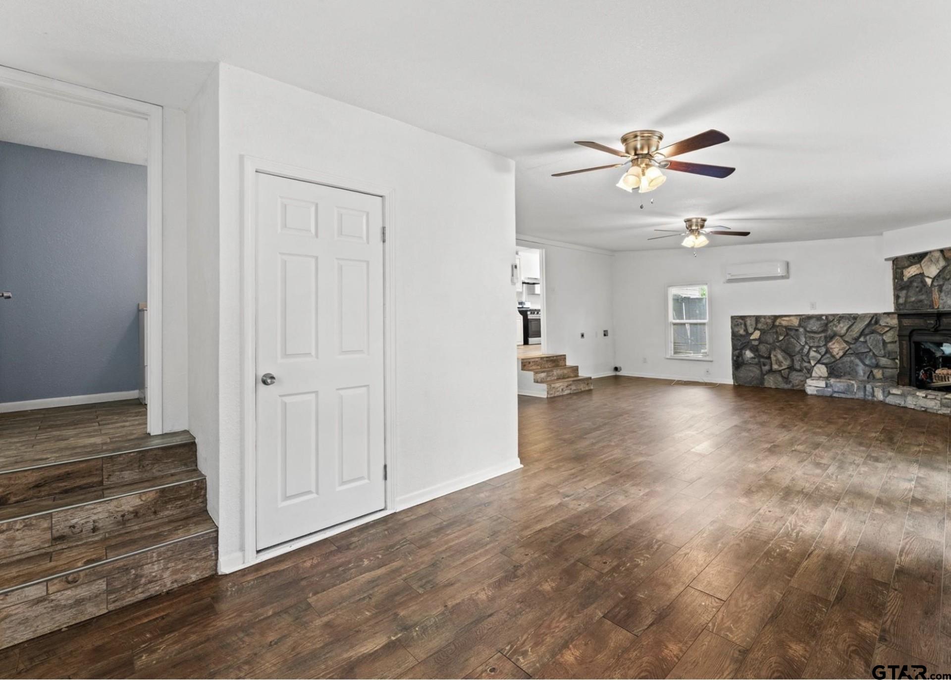 1924 Connally St