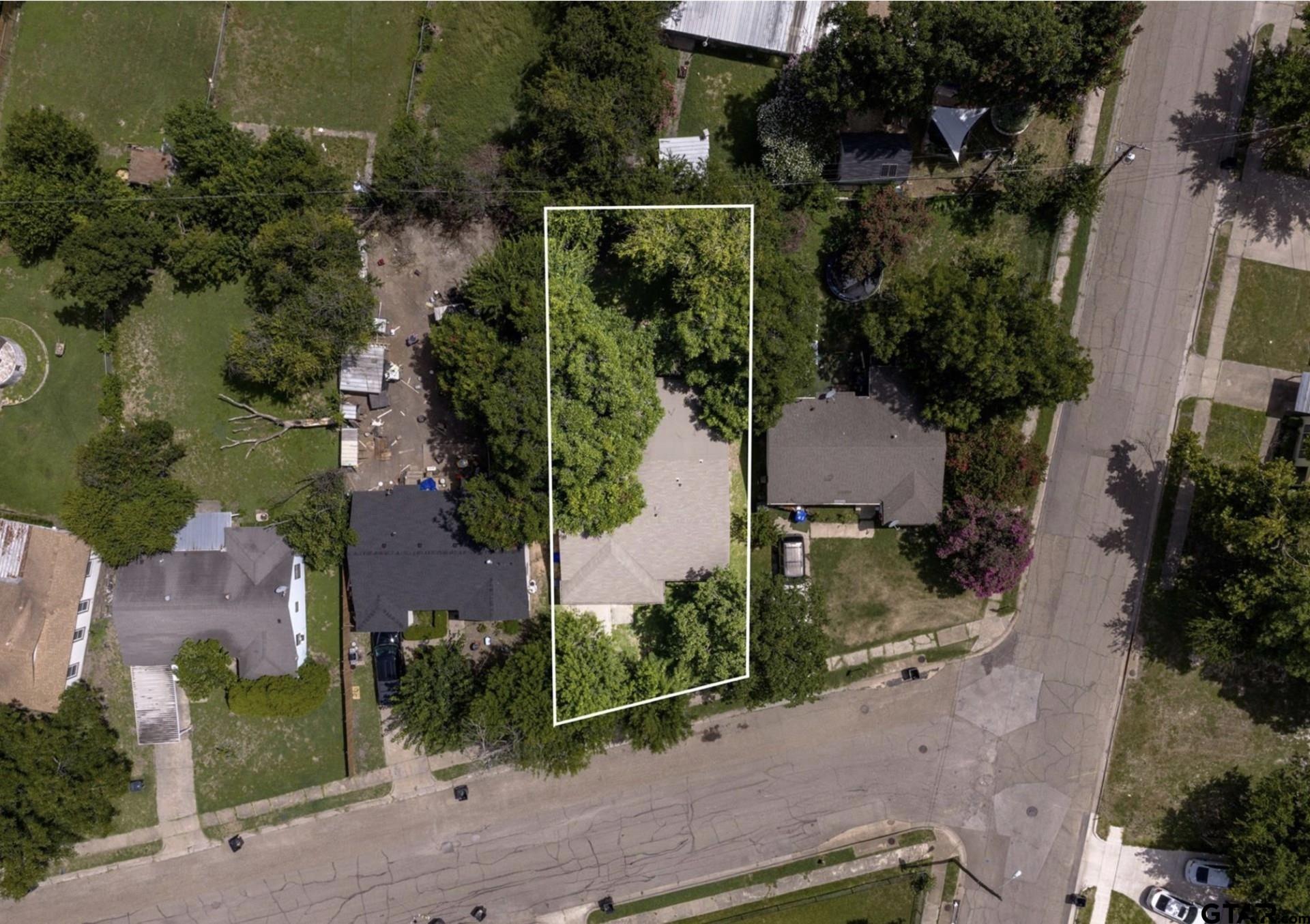 1924 Connally St