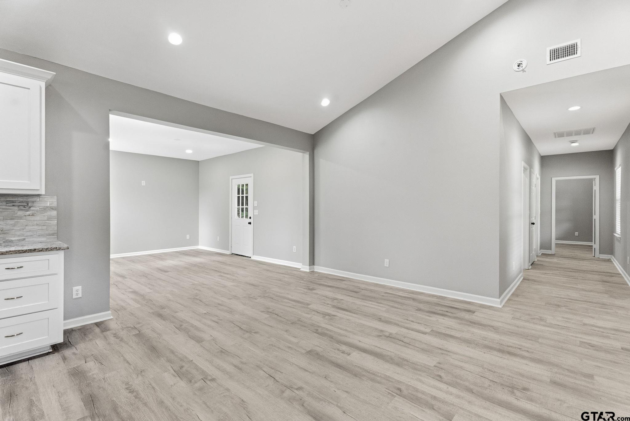 152 Royal Drive W.