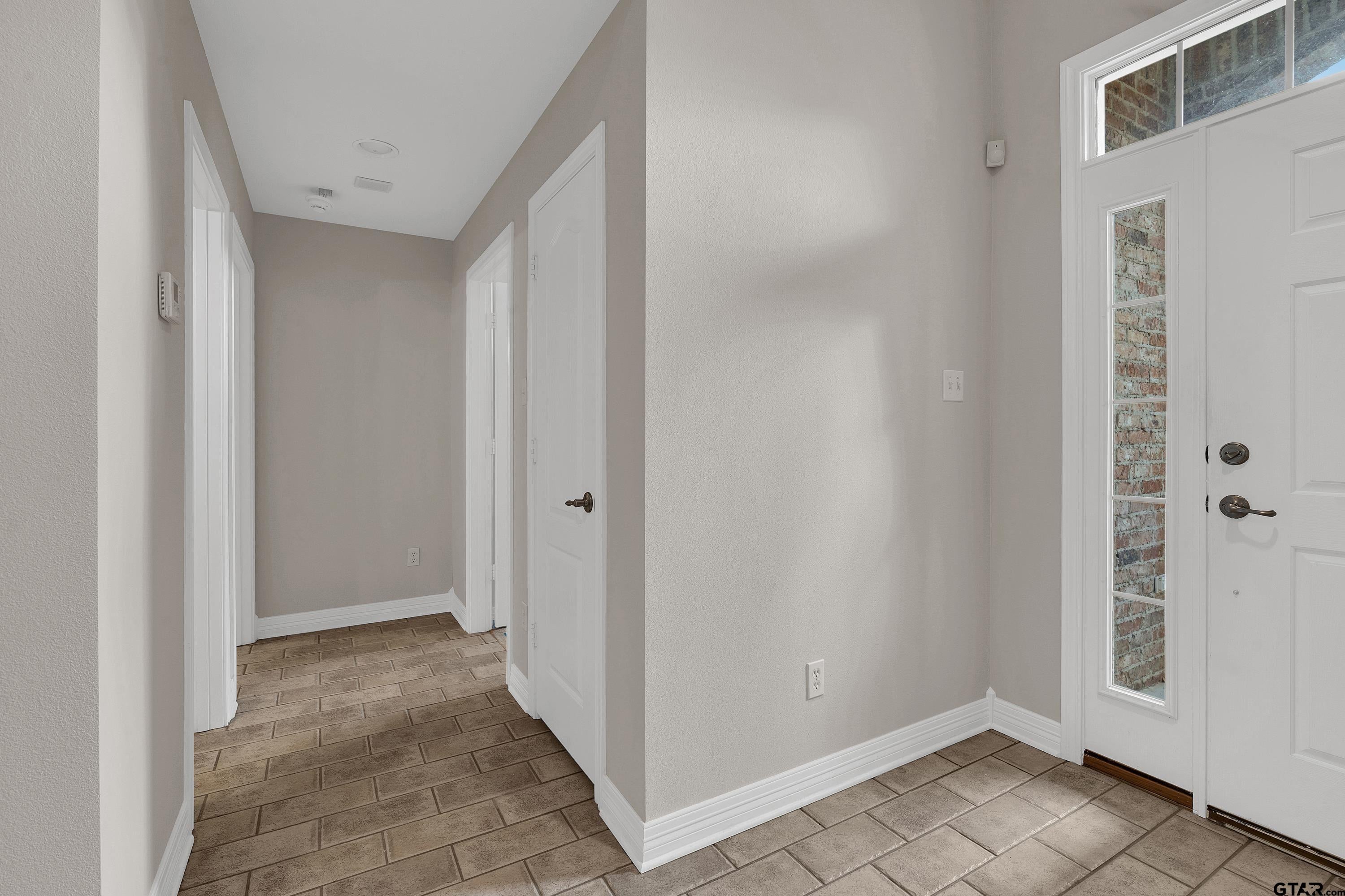 1613 Valley Brook