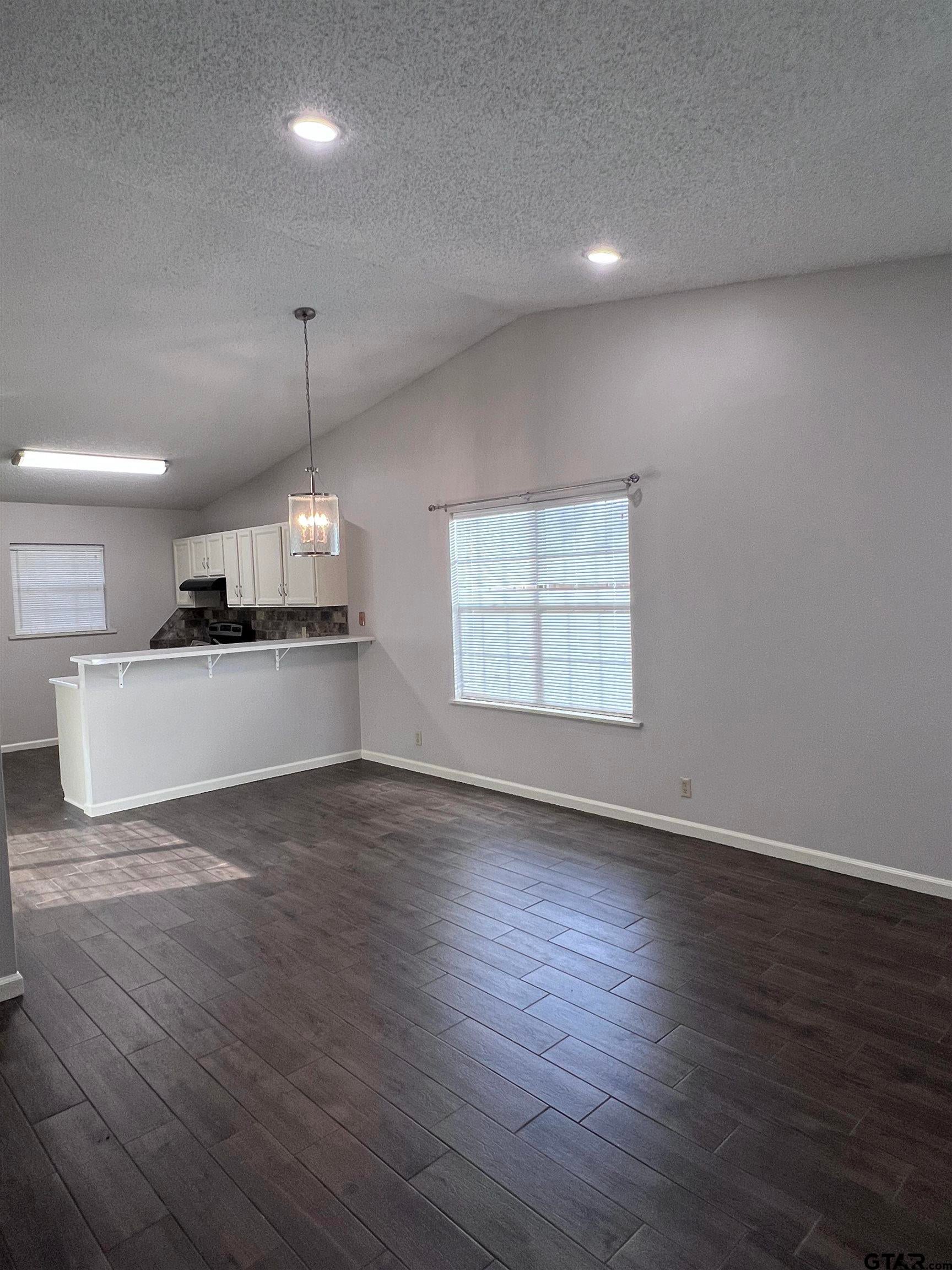 3425 Lexington