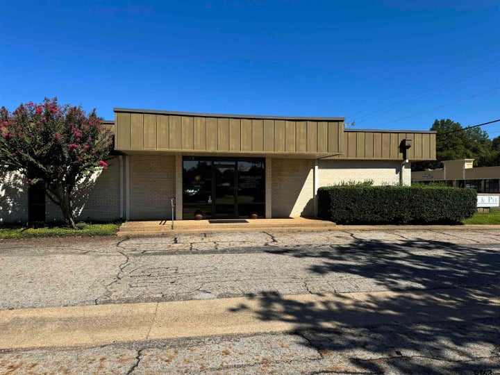 Photo 1 of 46 — 200 E Amherst, Tyler, TX 75701