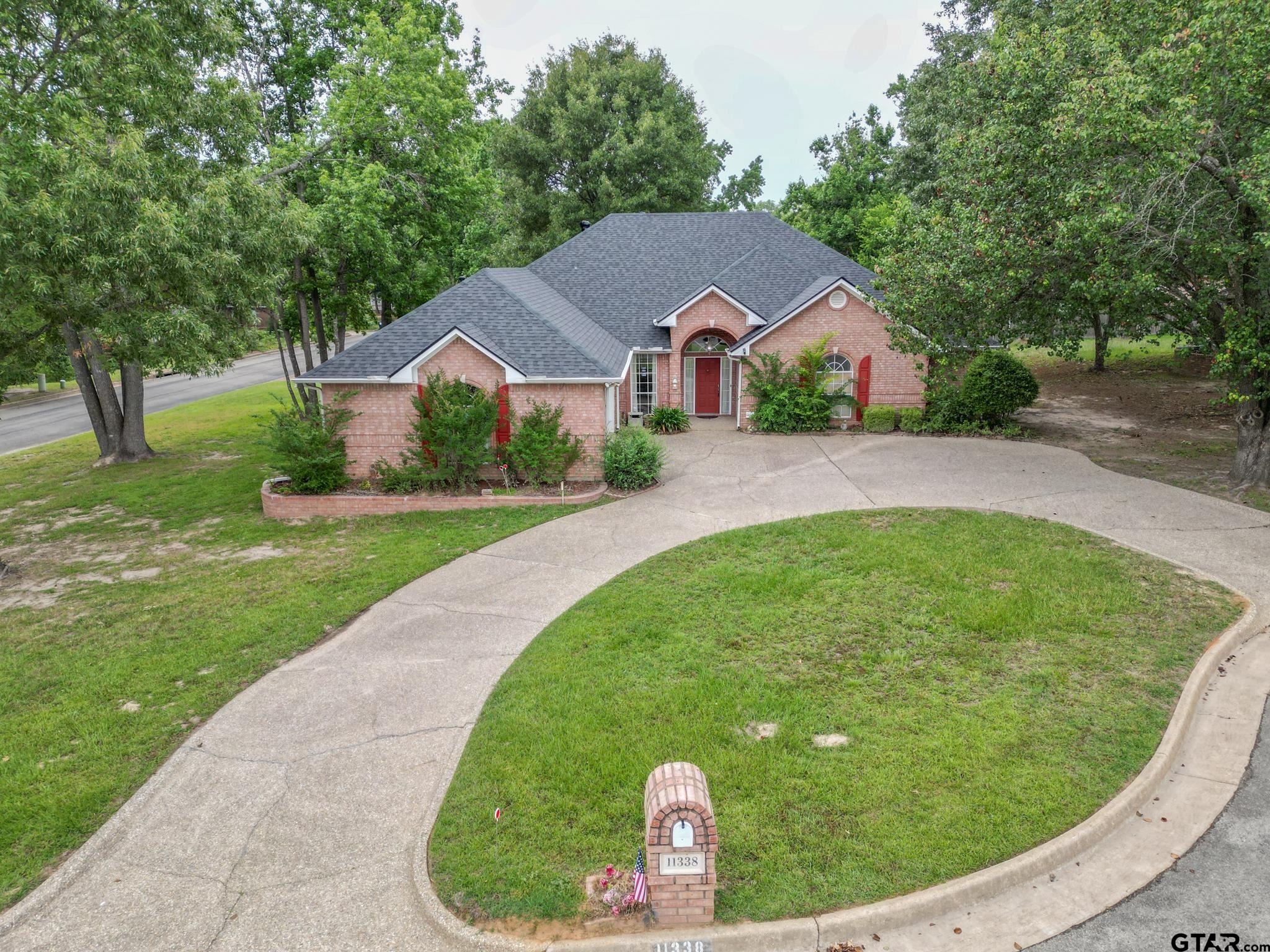 11338 Woodview