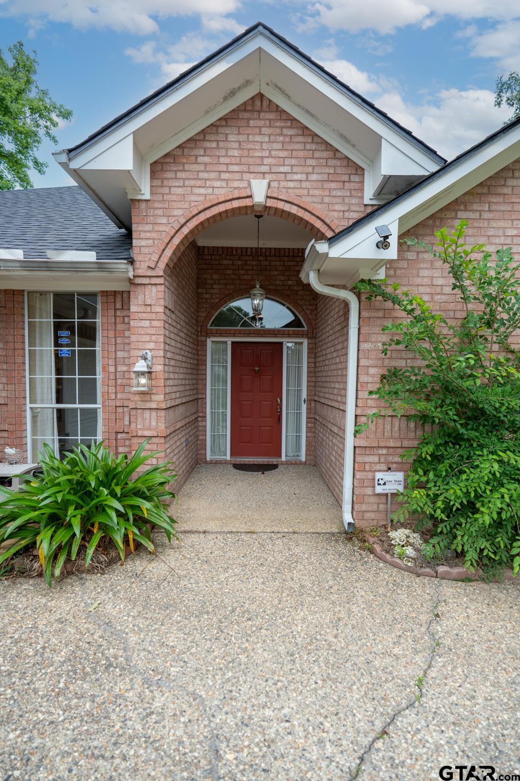 11338 Woodview