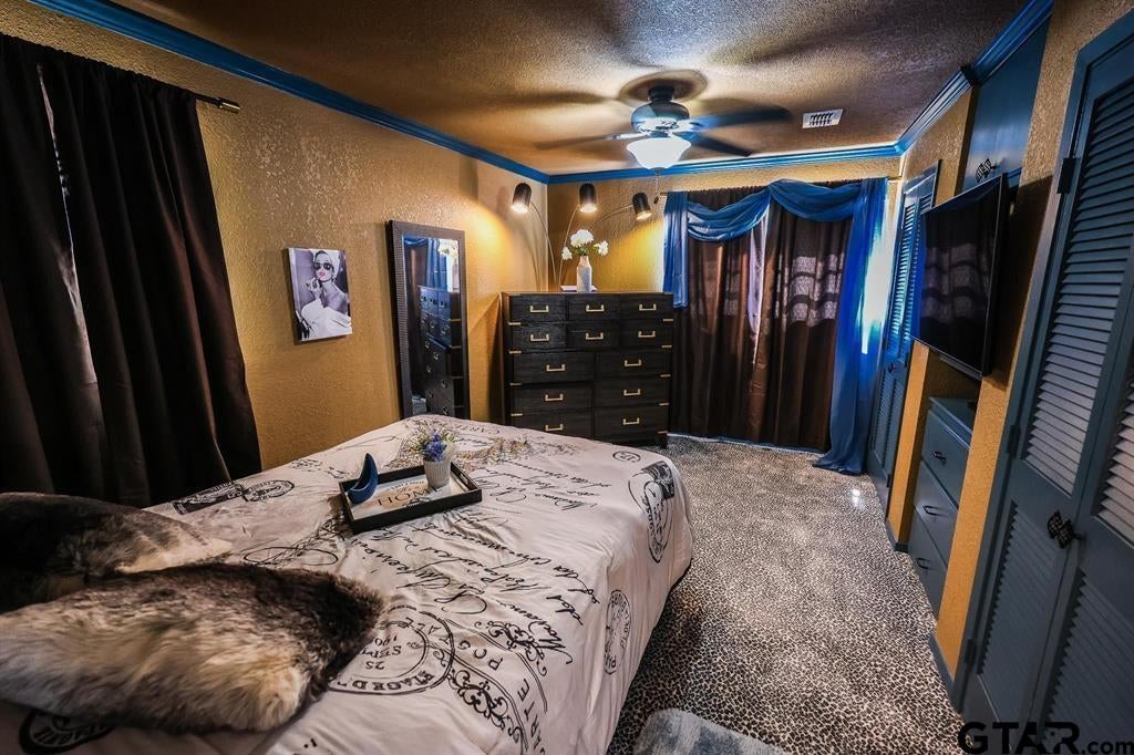 851 LAKEVIEW