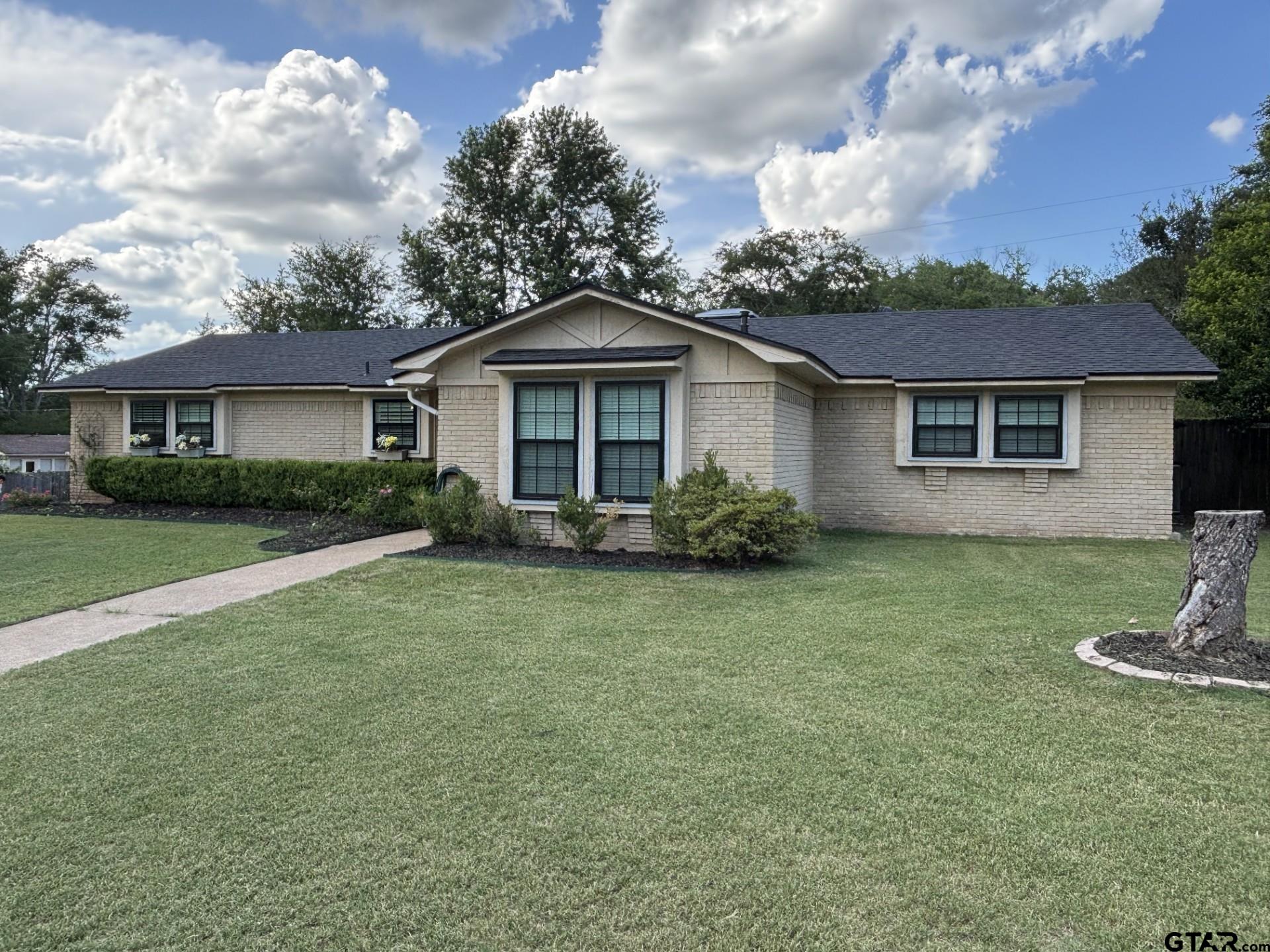 700 David Dr