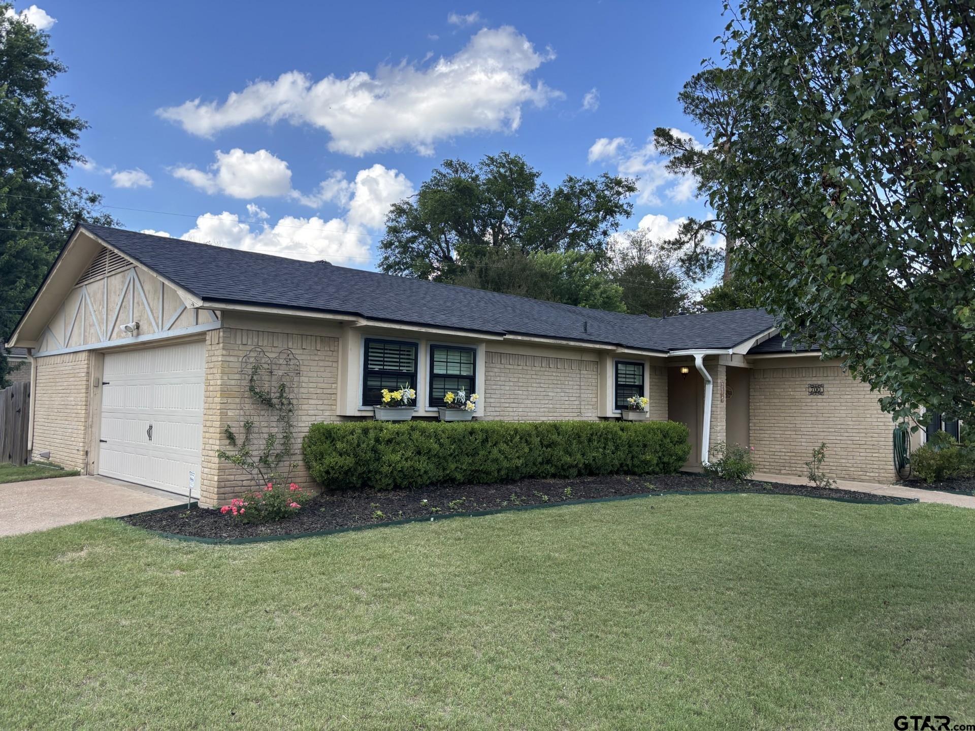 700 David Dr