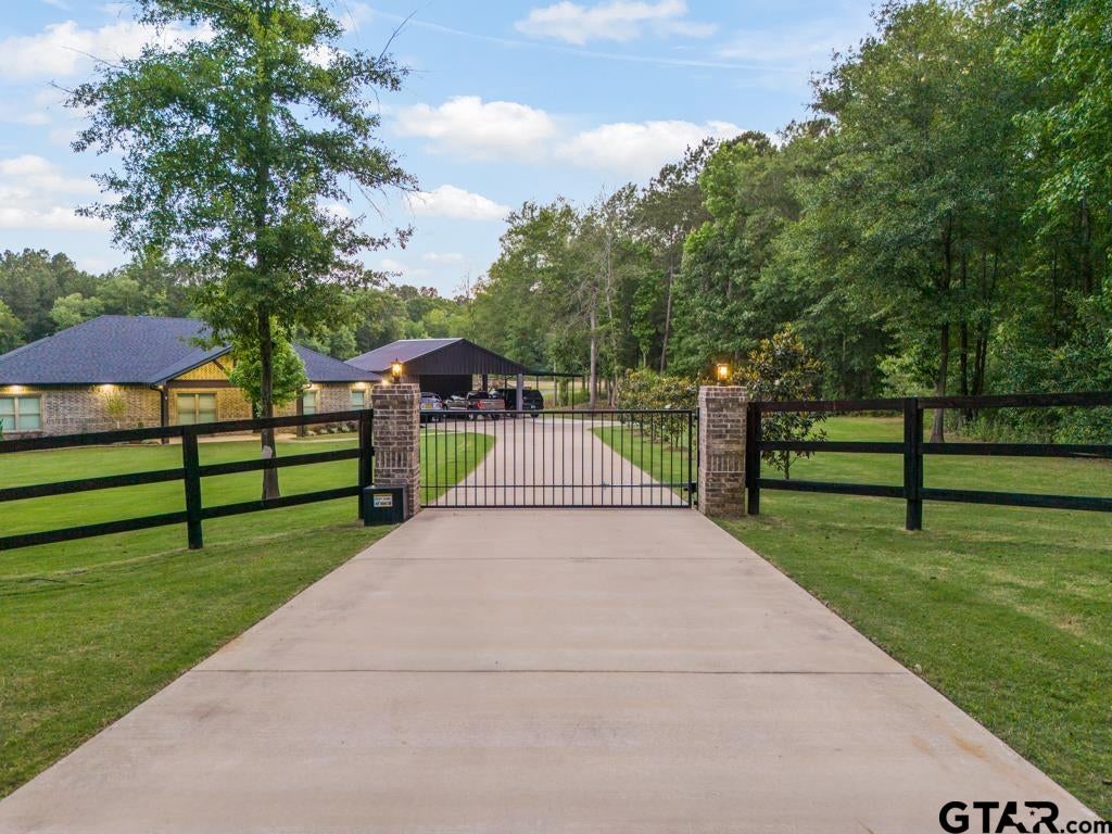 155 Private Road 3561