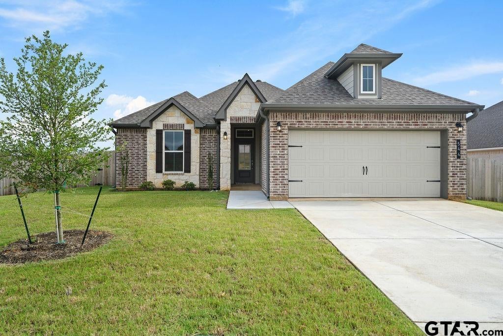 544 Prince Place