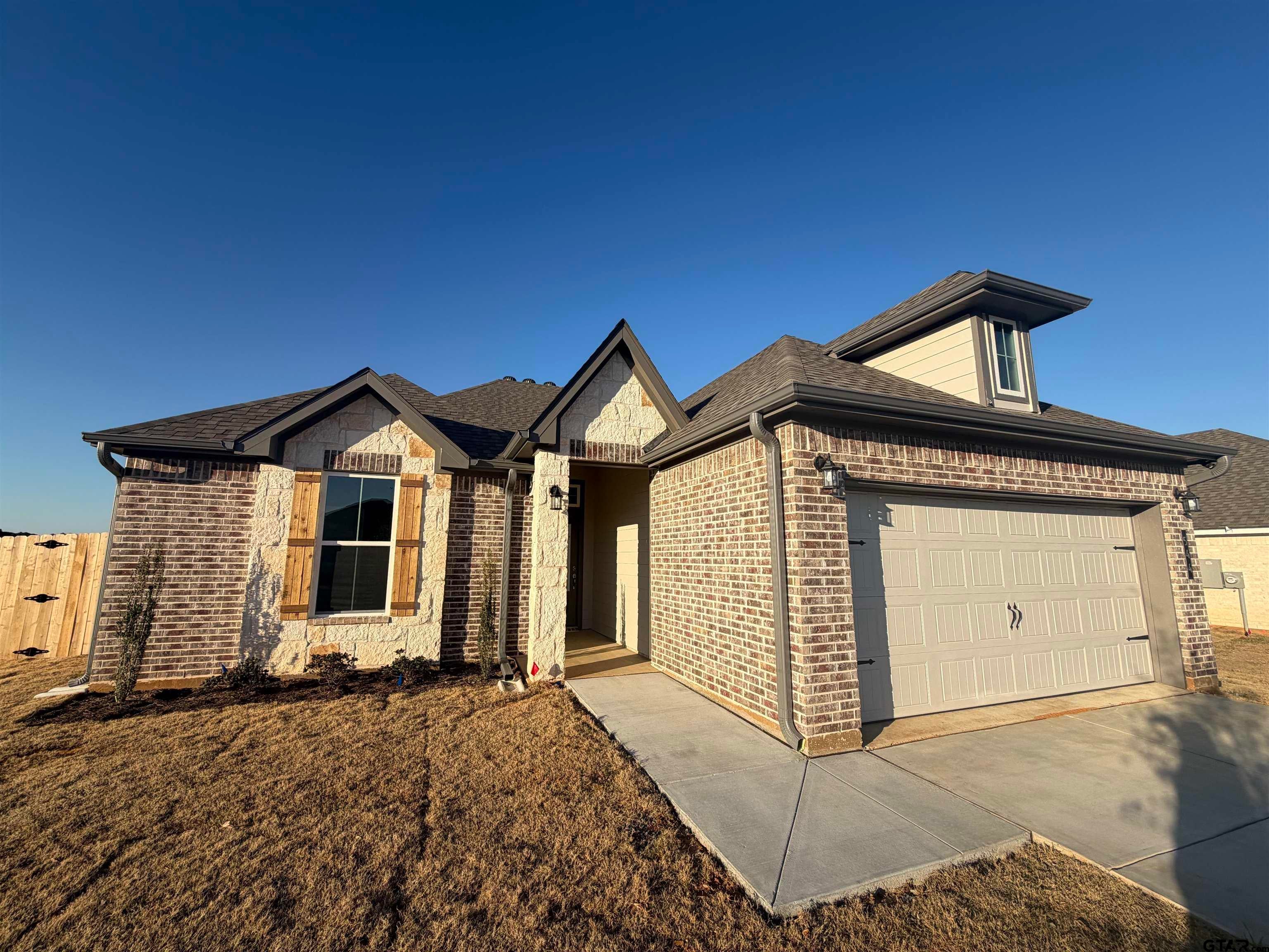 544 Prince Place
