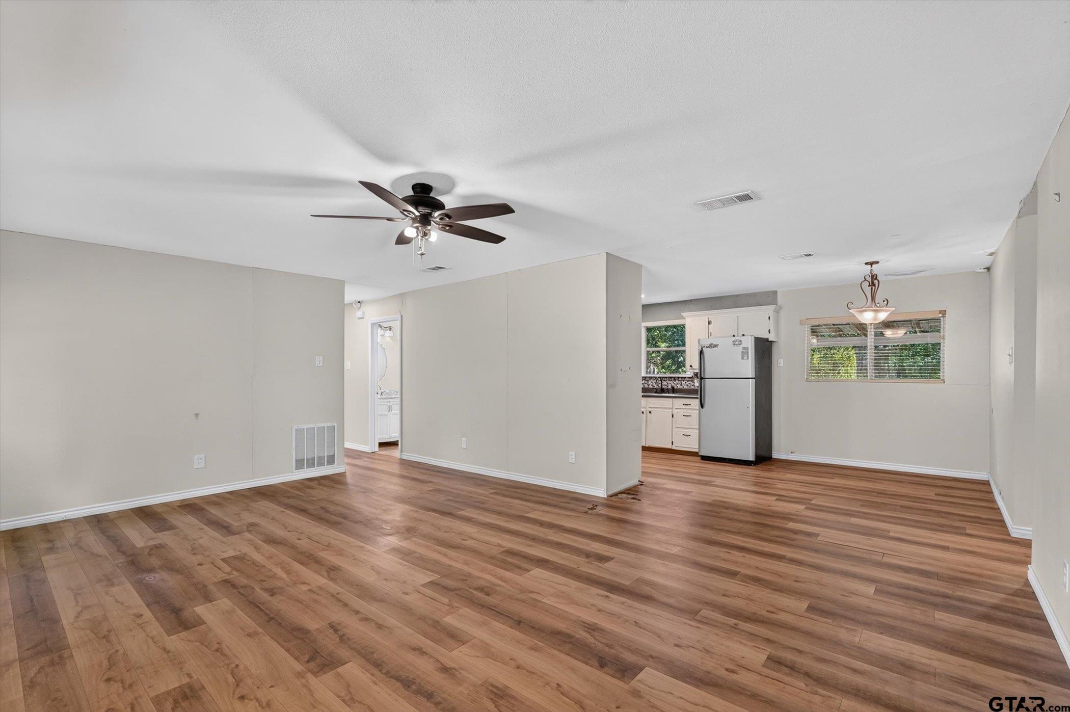 387 Avenue D