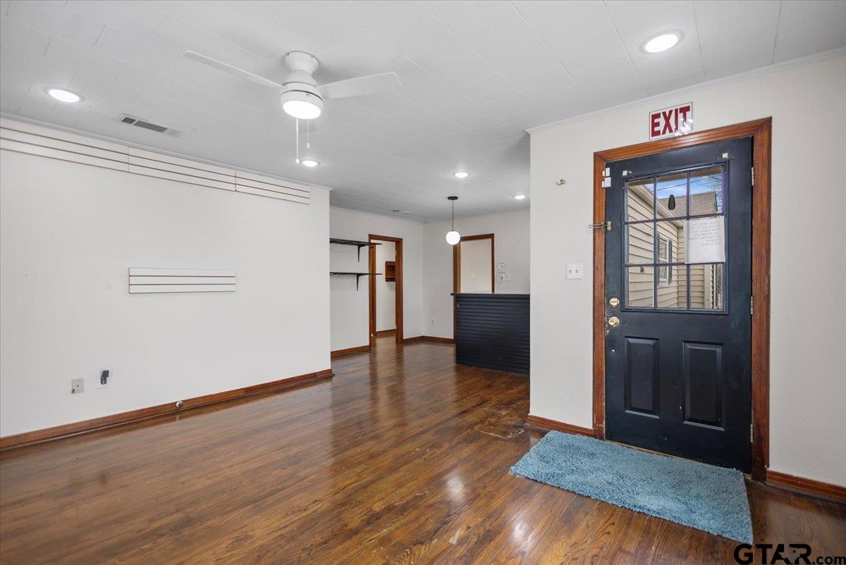 304 N Main