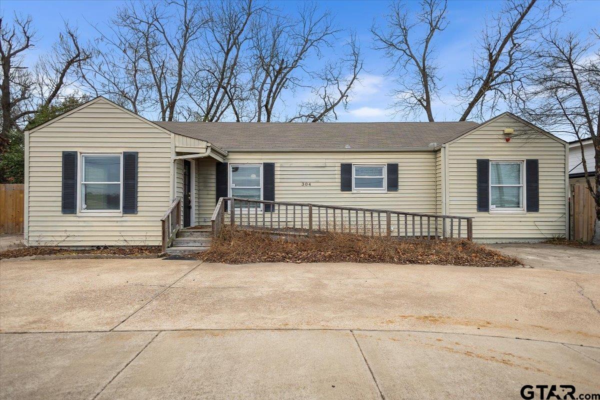 304 N Main