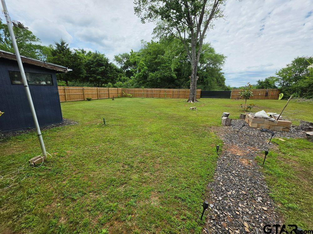 285 Crescent Dr