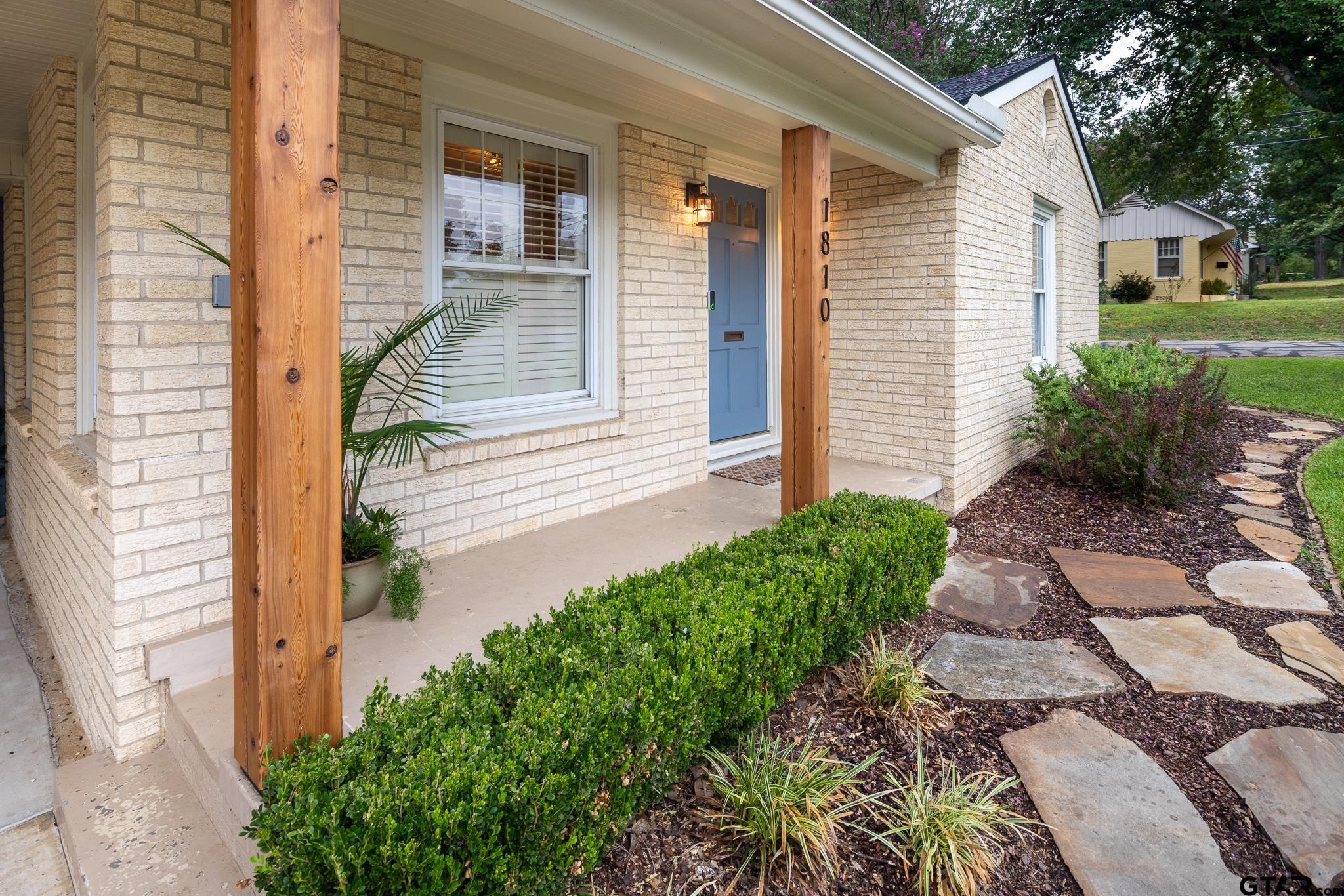 1810 Belmont Dr