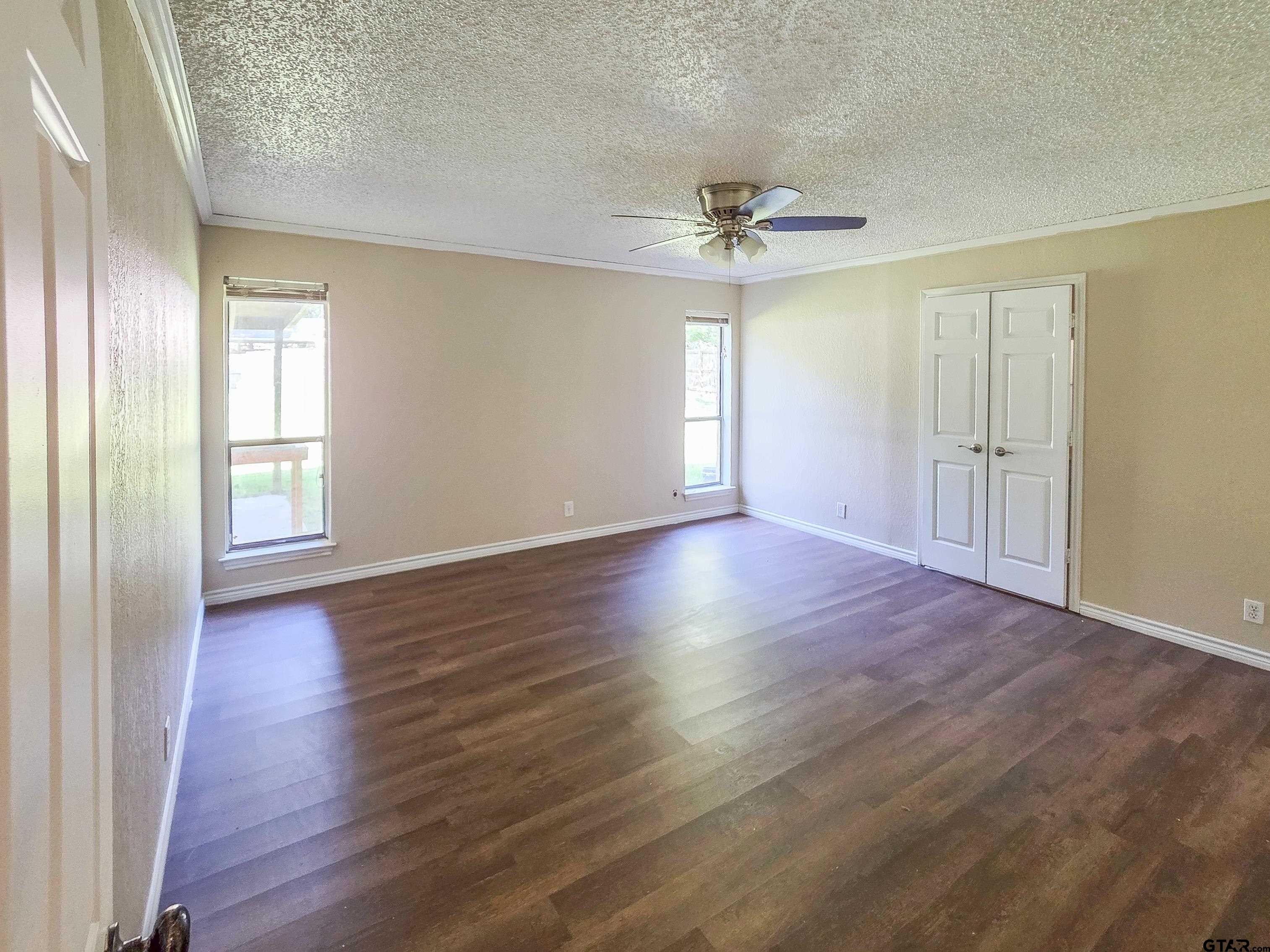 16786 Shadyridge