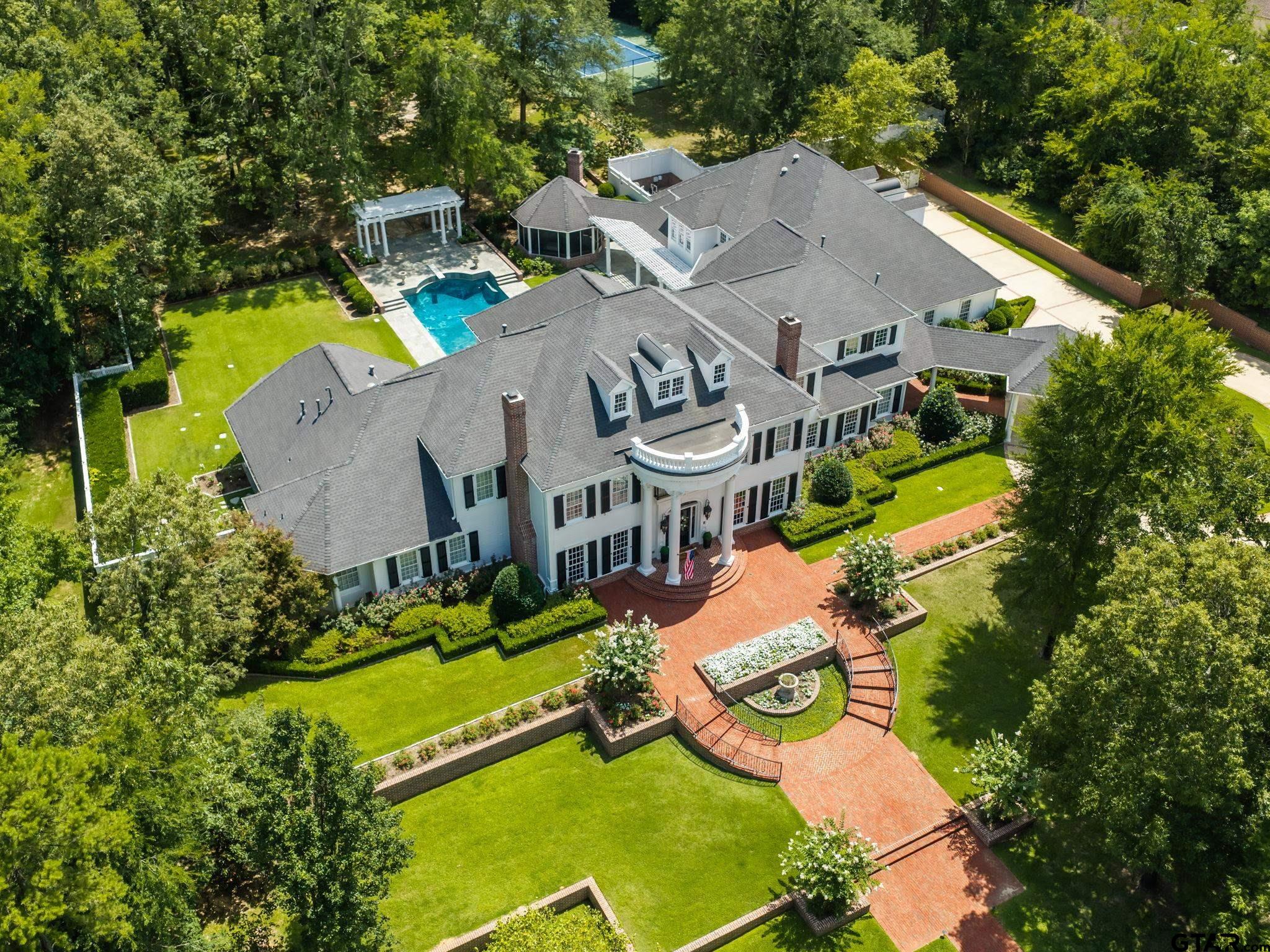 211 Saddle Creek Drive