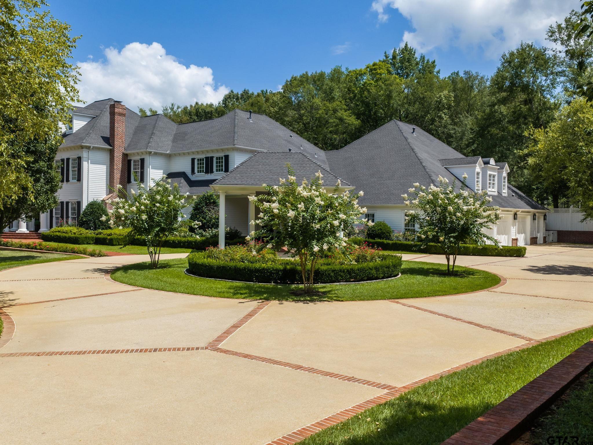 211 Saddle Creek Drive