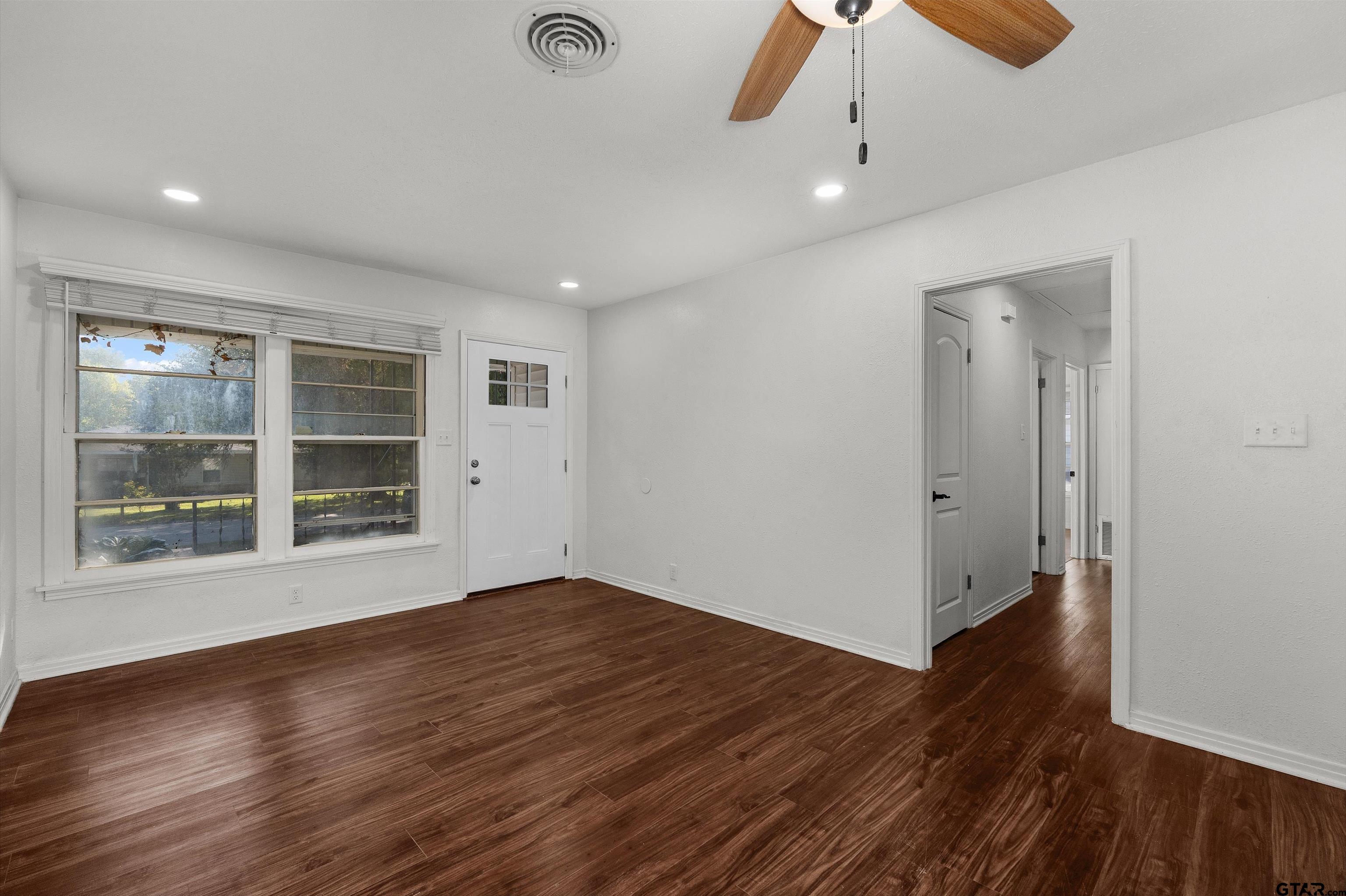 803 Parkview
