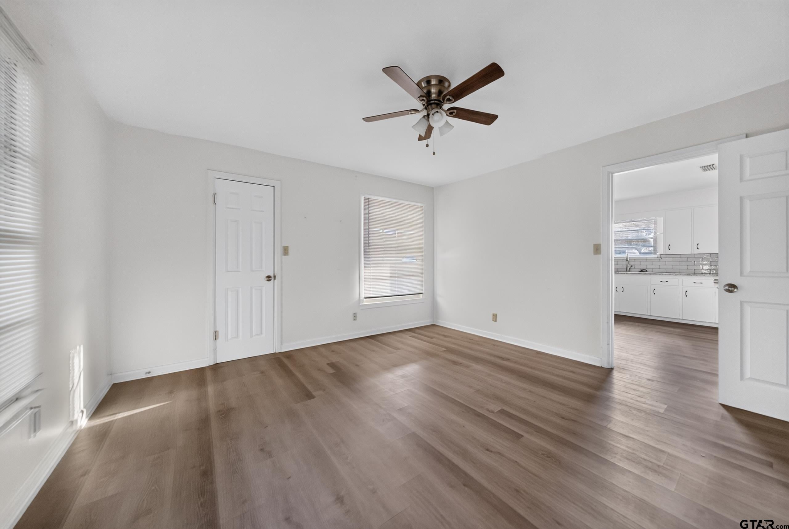 1221 S Tipton