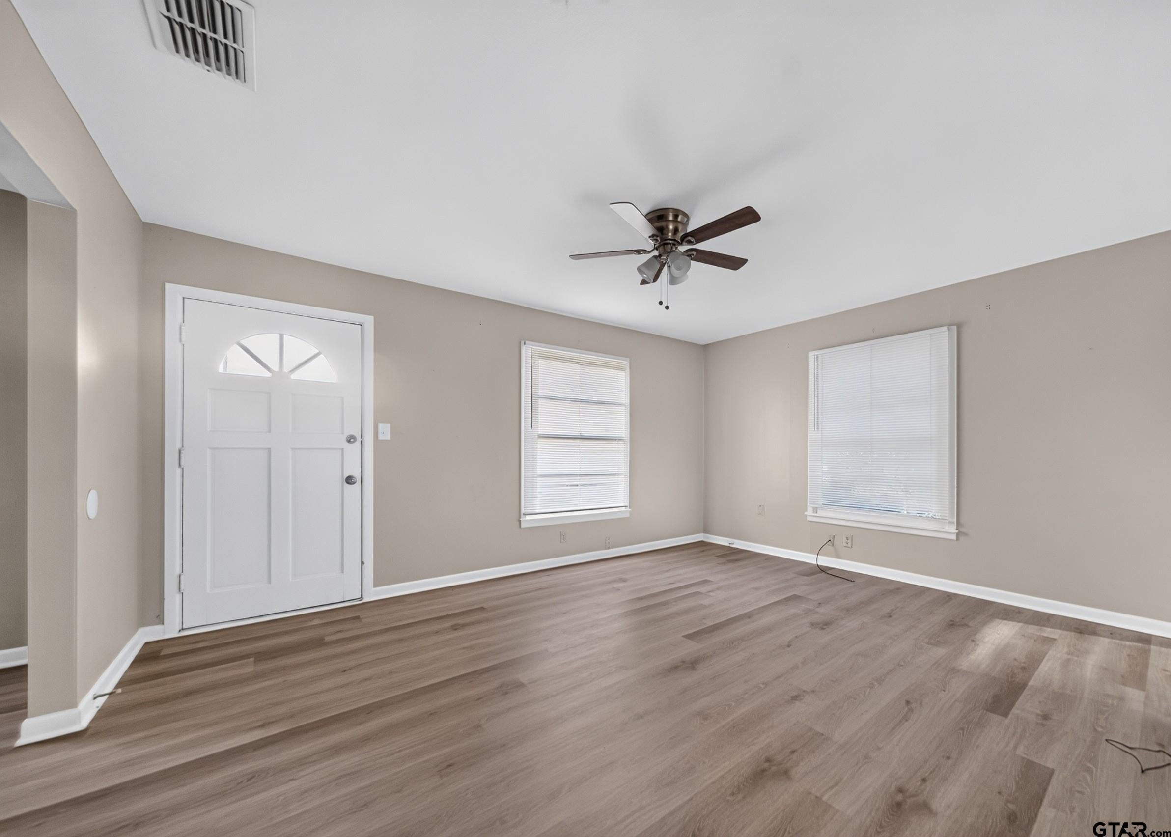 1221 S Tipton